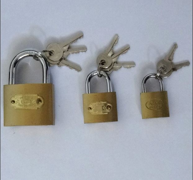 大利 仿铜锁 挂锁 弹子锁具 金黄色 抽屉房门锁25mm锁批发 - 中国拍卖