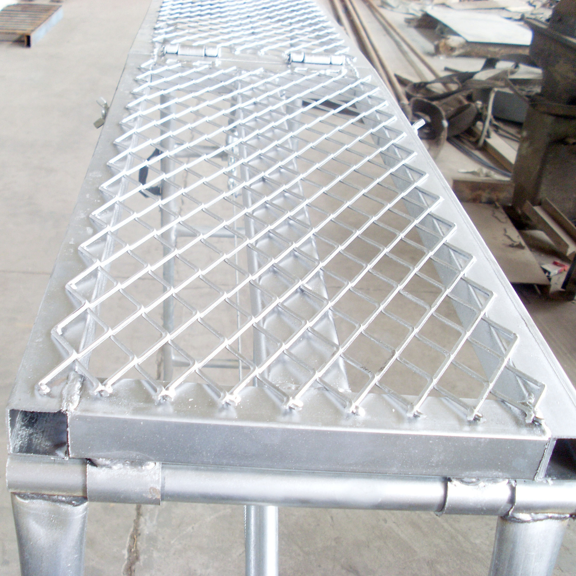 【厂家直销】便携式脚手架折叠马凳 室内装修脚手架 欢迎选购