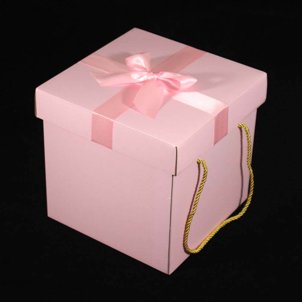 高档礼品盒喜糖盒包装丝带蝴蝶结大号礼品盒子婚庆回礼零食方盒