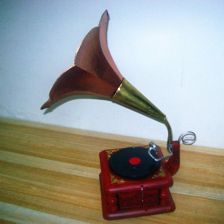 复古铁艺 酒吧橱柜摆饰 工艺品铁皮仿古中号花纹喇叭留声机