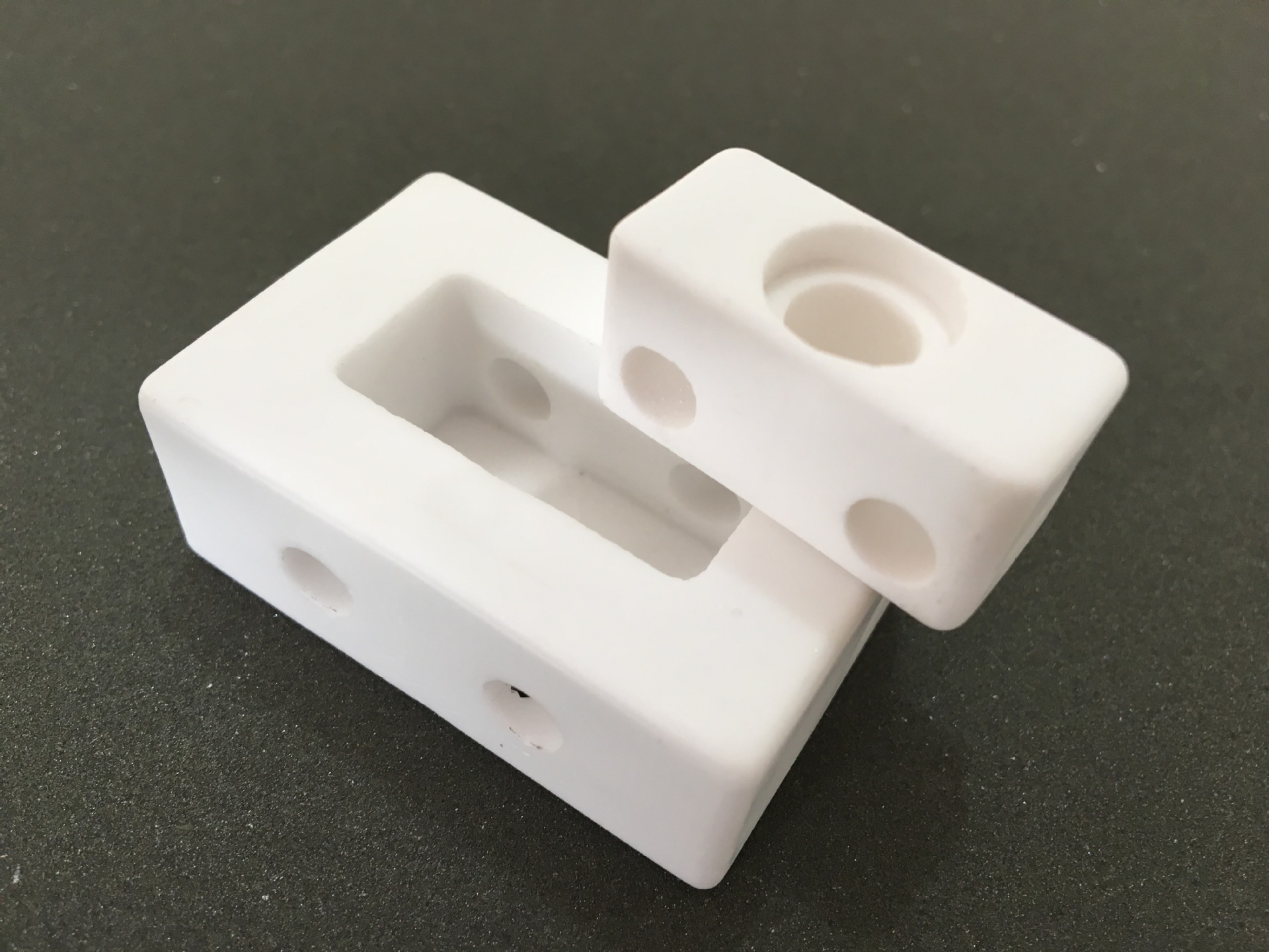 定做氧化铝陶瓷电子器件陶瓷批发可定制质量保障