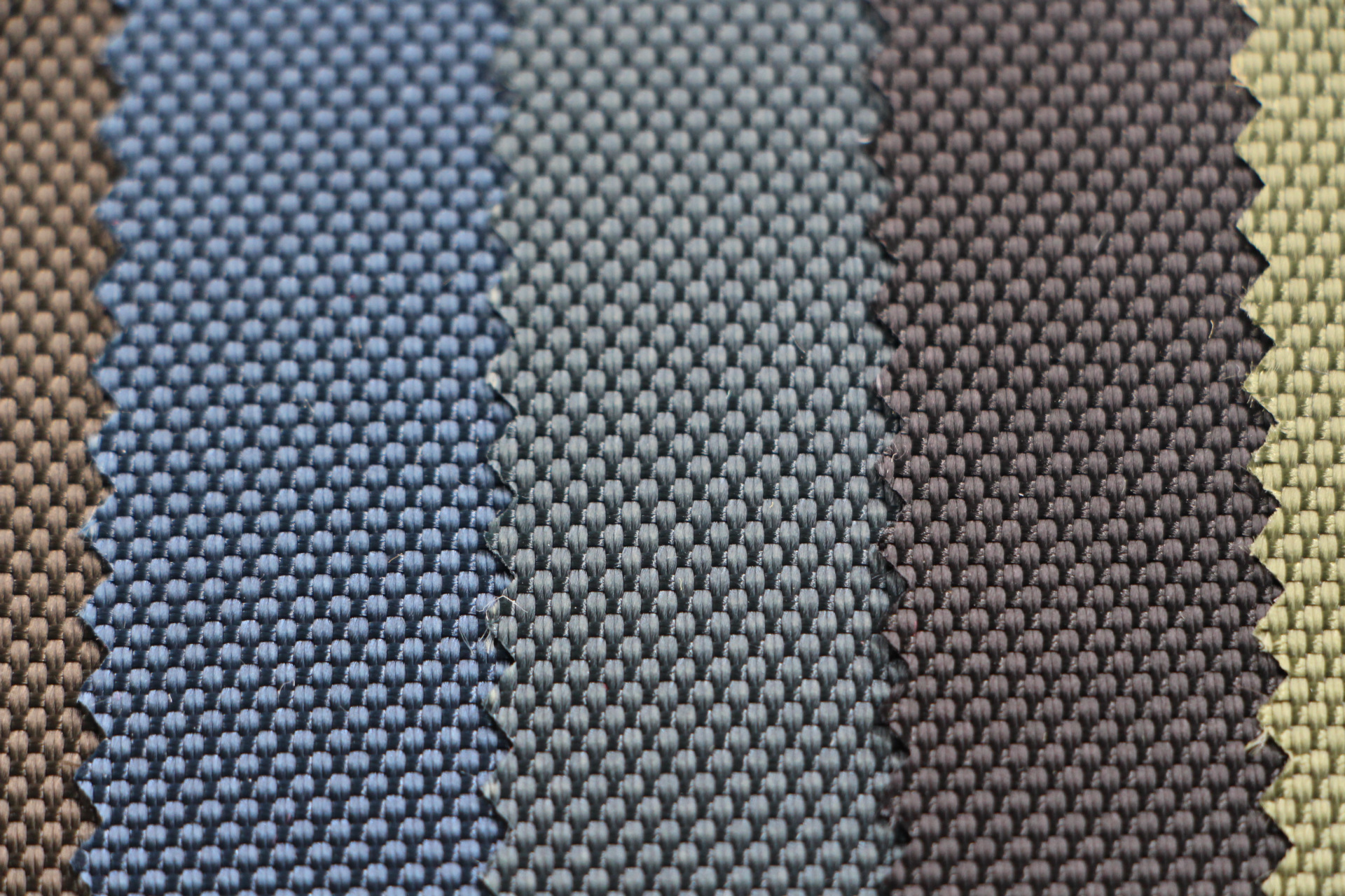 台湾双股尼龙面料 水松烂底发泡 1680d尼龙 尼龙1680d pu pvc