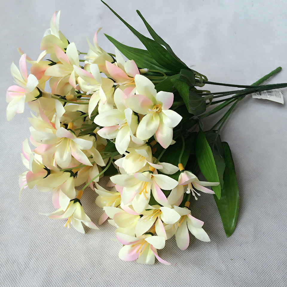24朵水仙小百合把束假花 家居装饰塑料娟花 室内仿真花束批发