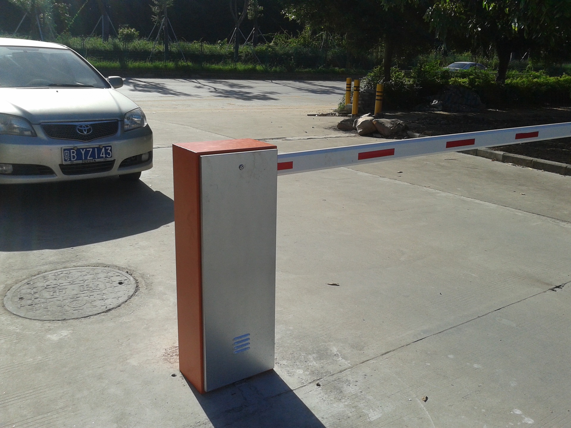 型号: dz-201 颜色: 交通黄,橘红,银灰 产品特点 *手动按钮可作"升闸"