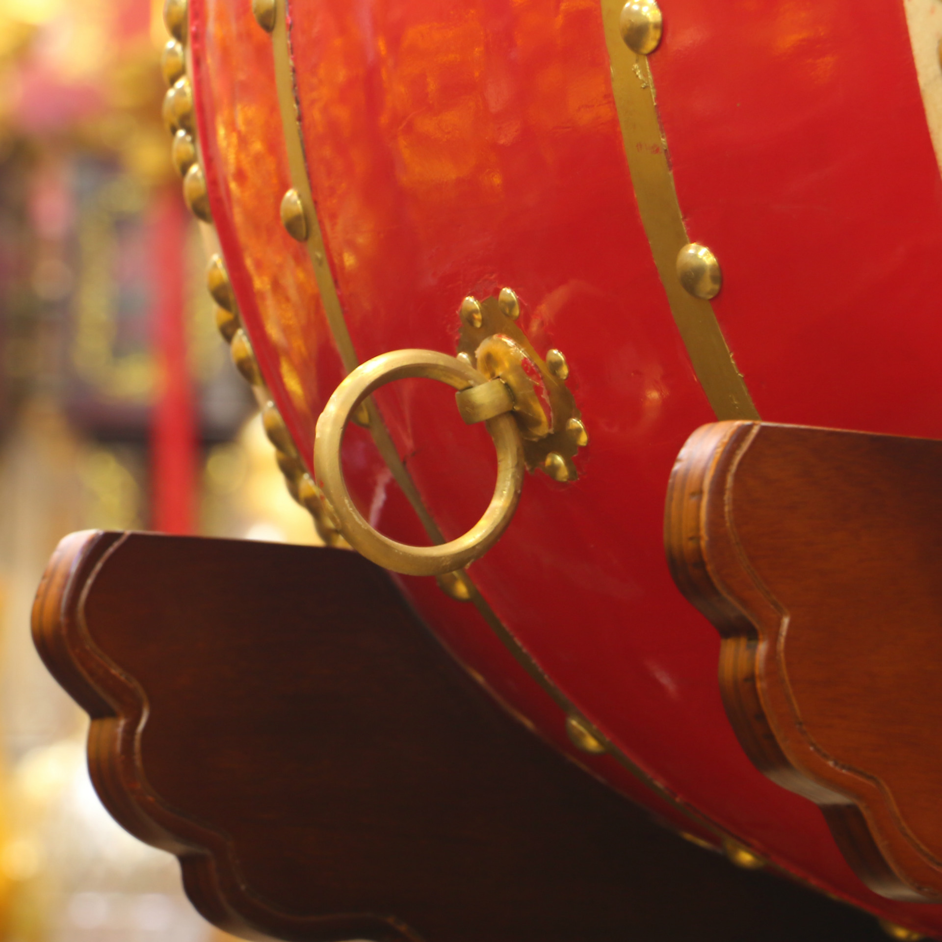 圆通佛具佛教用品厂家直销 楠木立式大鼓架 法会用具 牛皮大鼓