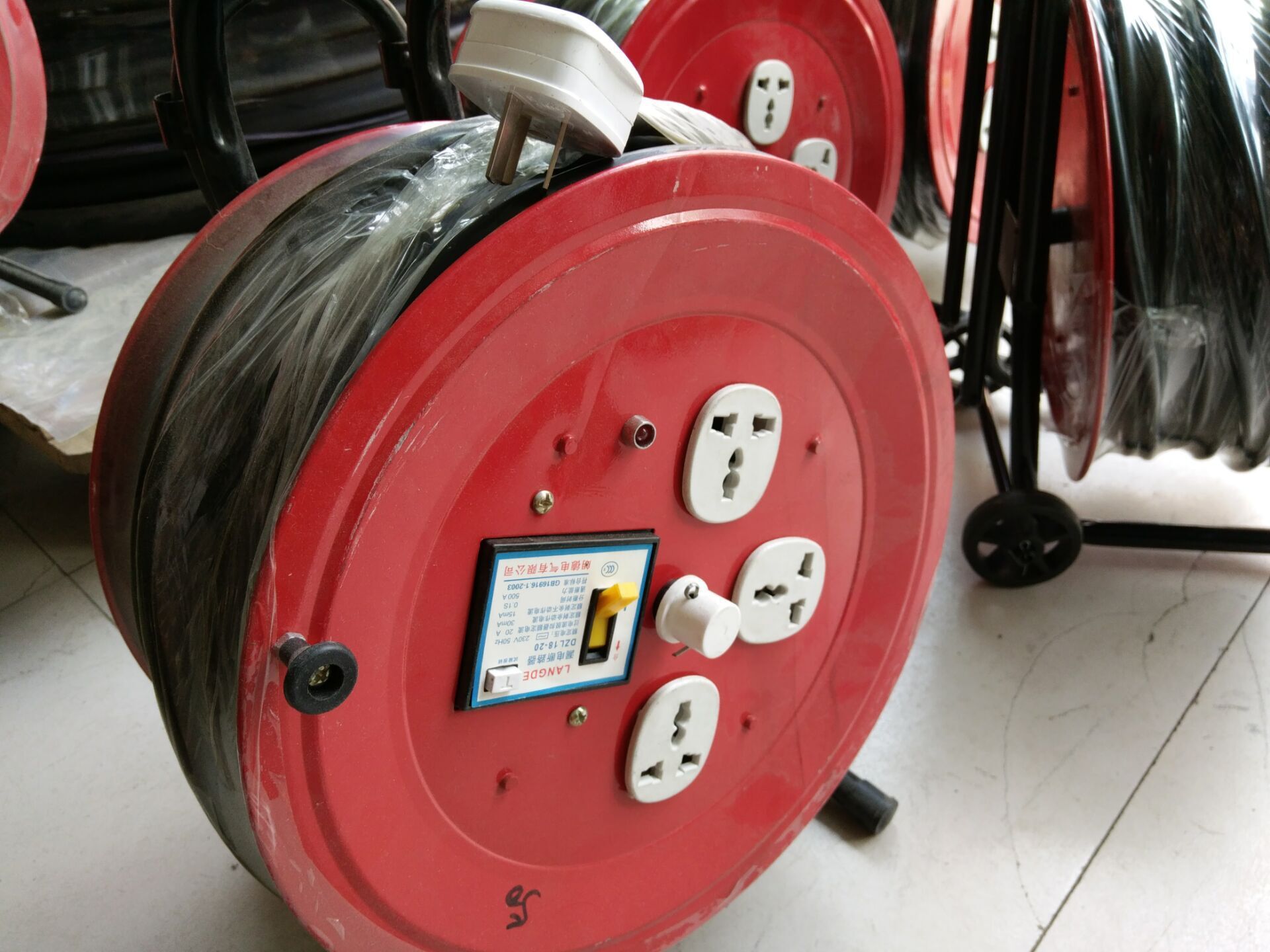 厂家直销拖线盘2*1.5两项插头电源线批