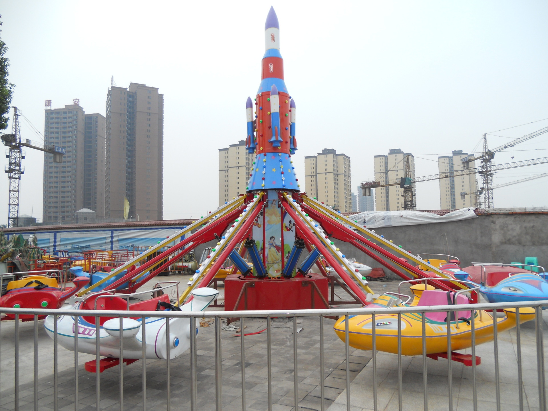 新款自控飞机 旋转飞机 厂家直销 品质保证