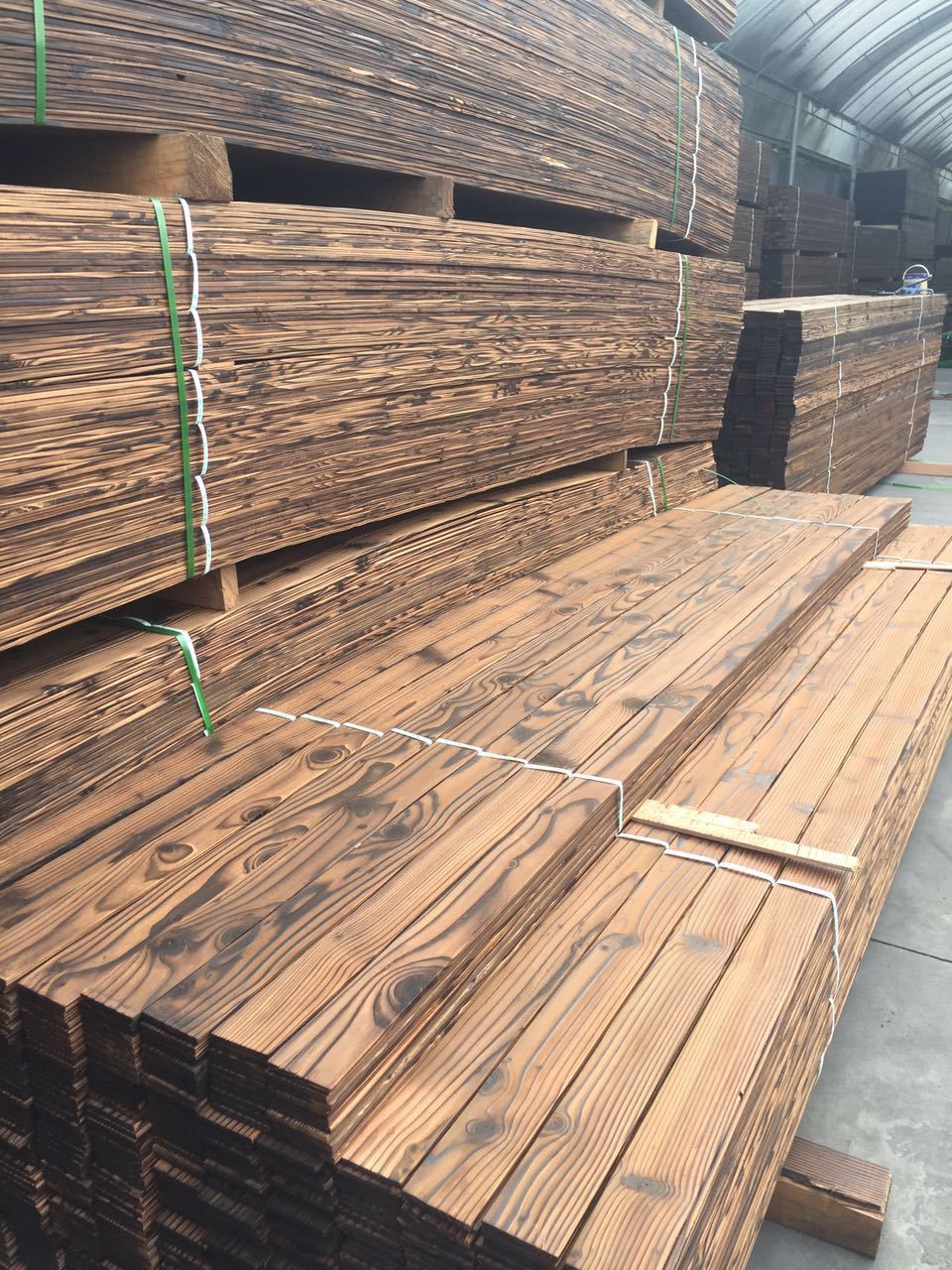 户外防腐木地板花旗松木方实木板材碳化木墙板厂家防腐木批发