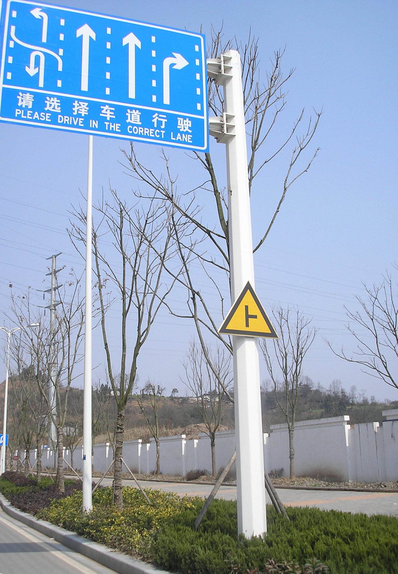 宜昌三角形禁令标志,圆形禁止标志牌,交通标志生产制作厂家