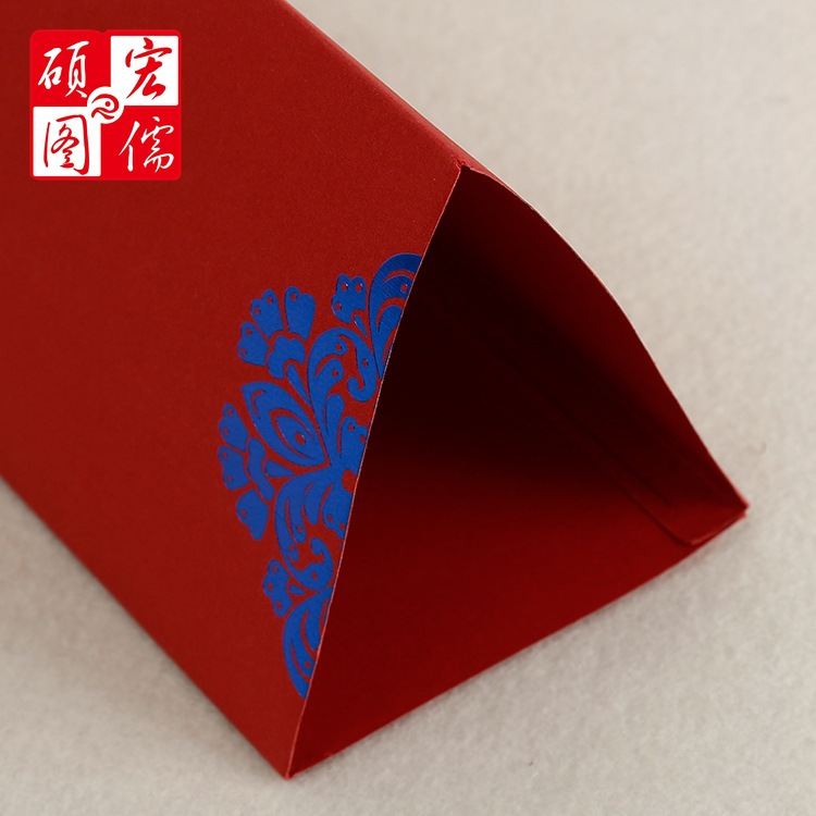厂家批发供应创意婚庆用品大红色三角形台签纸质包装盒