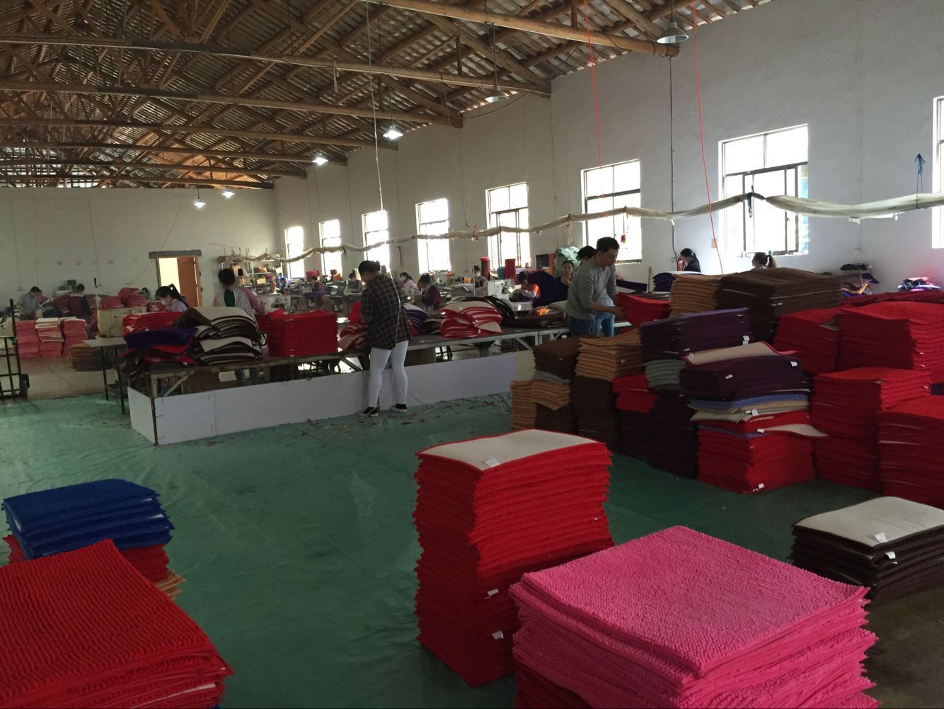 金华市众汇地毯厂 供应信息 地毯,地垫 工厂直销促销雪尼尔毛毛虫地毯