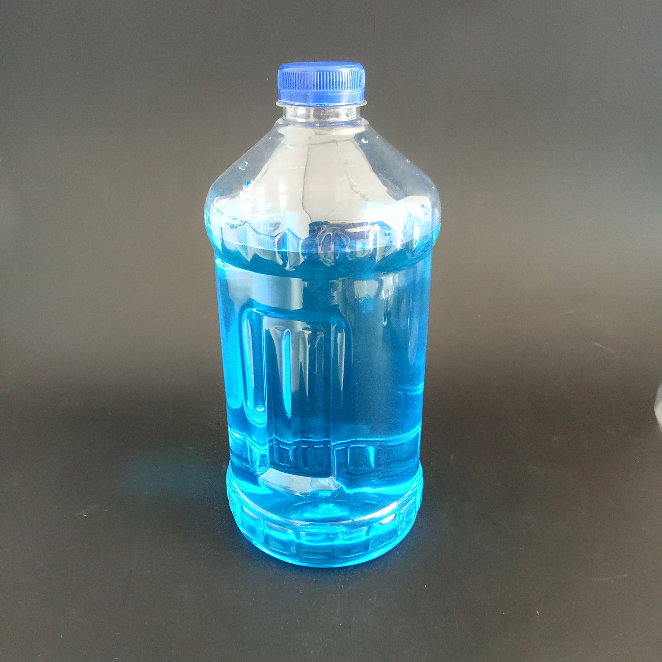 2000mlpet玻璃水瓶子pet汽车玻璃水瓶玻璃水瓶子批发定制