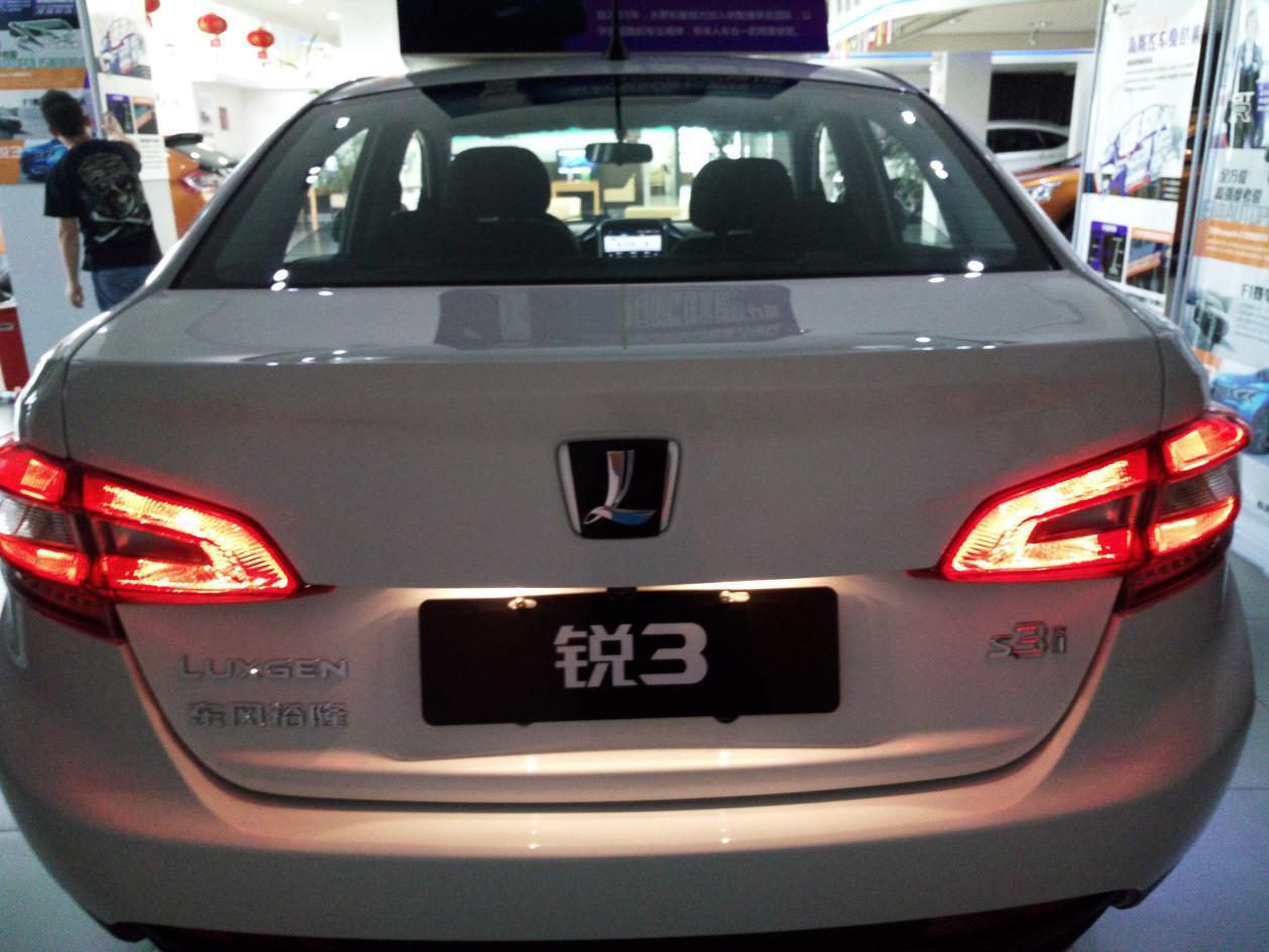 正确的锐3看车方式,开门进去坐坐摸摸揩揩油!