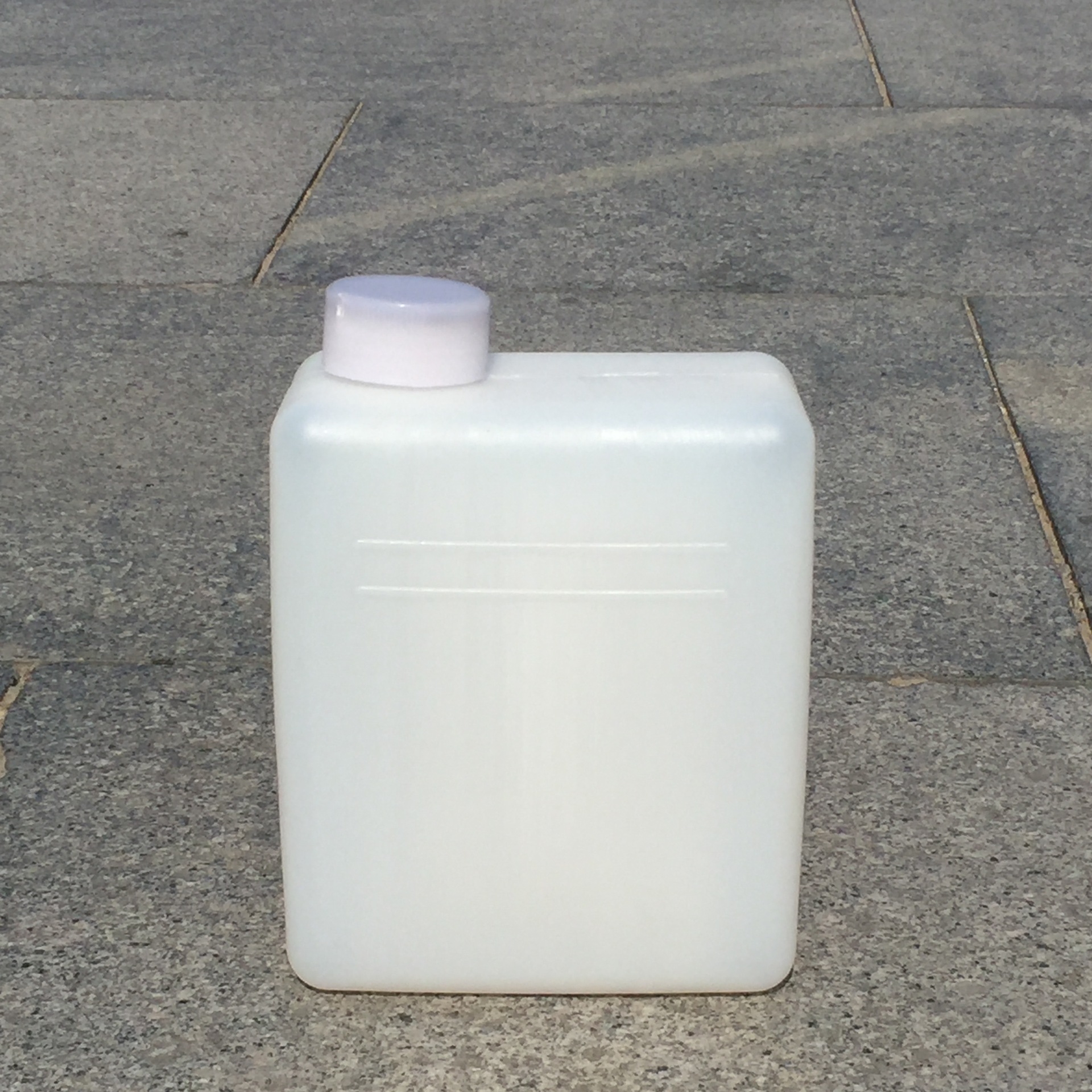 塑料油壶_厂家批发 0.7l刻度壶白色pe塑料 密封性油壶 - 阿里巴巴