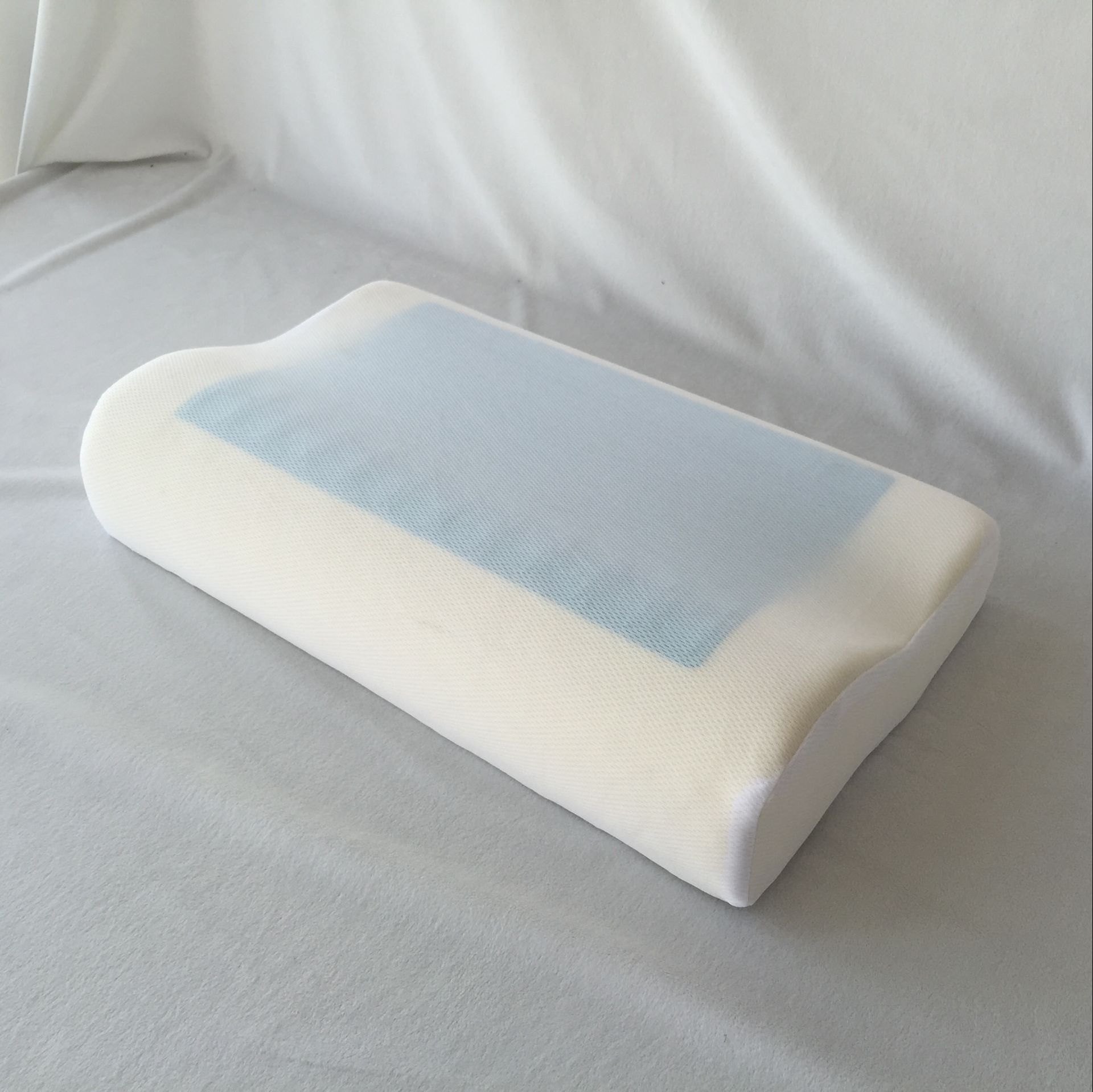 夏凉凝胶天鹅绒太空波浪枕头慢回弹记忆枕头护颈枕头厂家直销