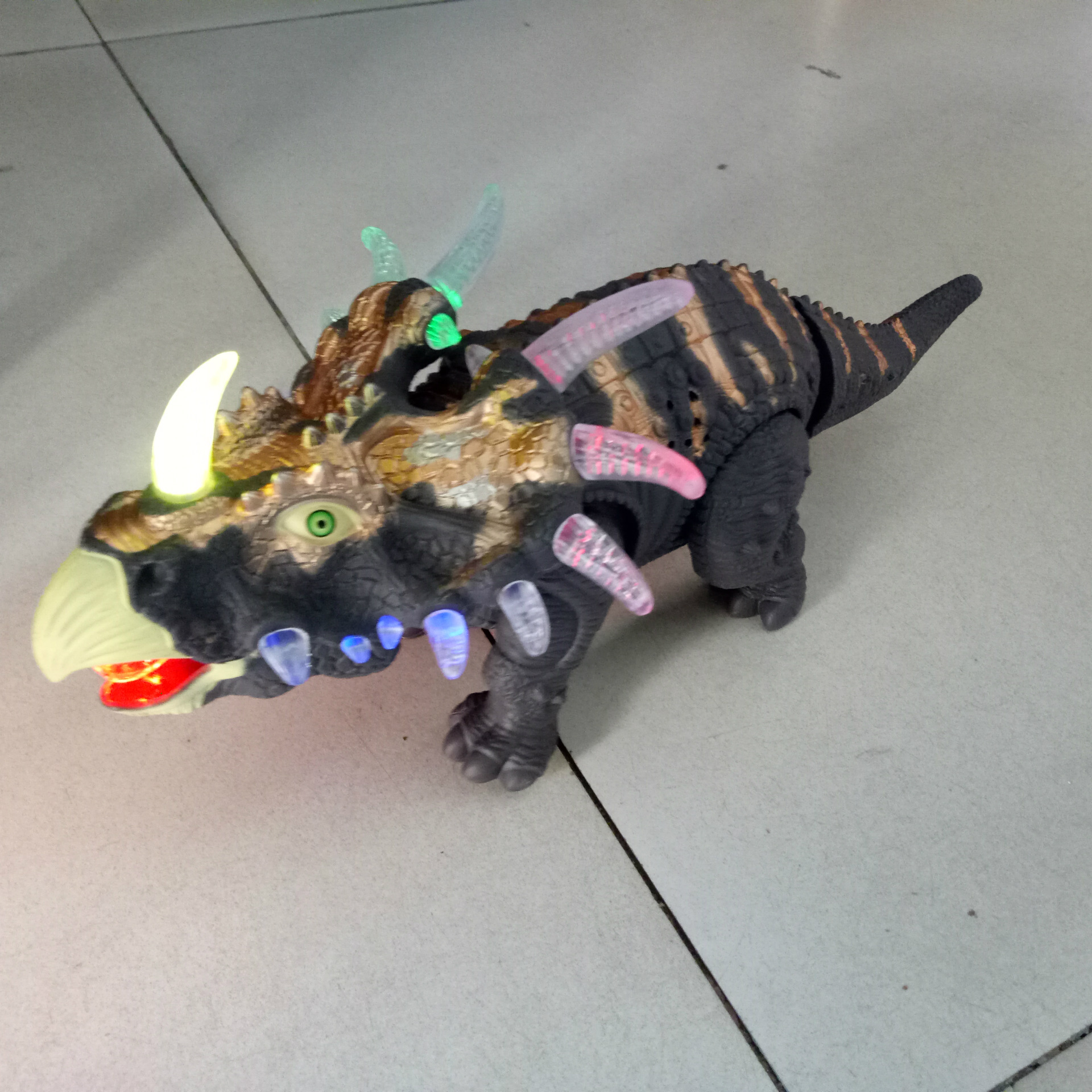 6632融凯电动恐龙玩具发光三角龙闪光侏罗纪电动玩具男孩