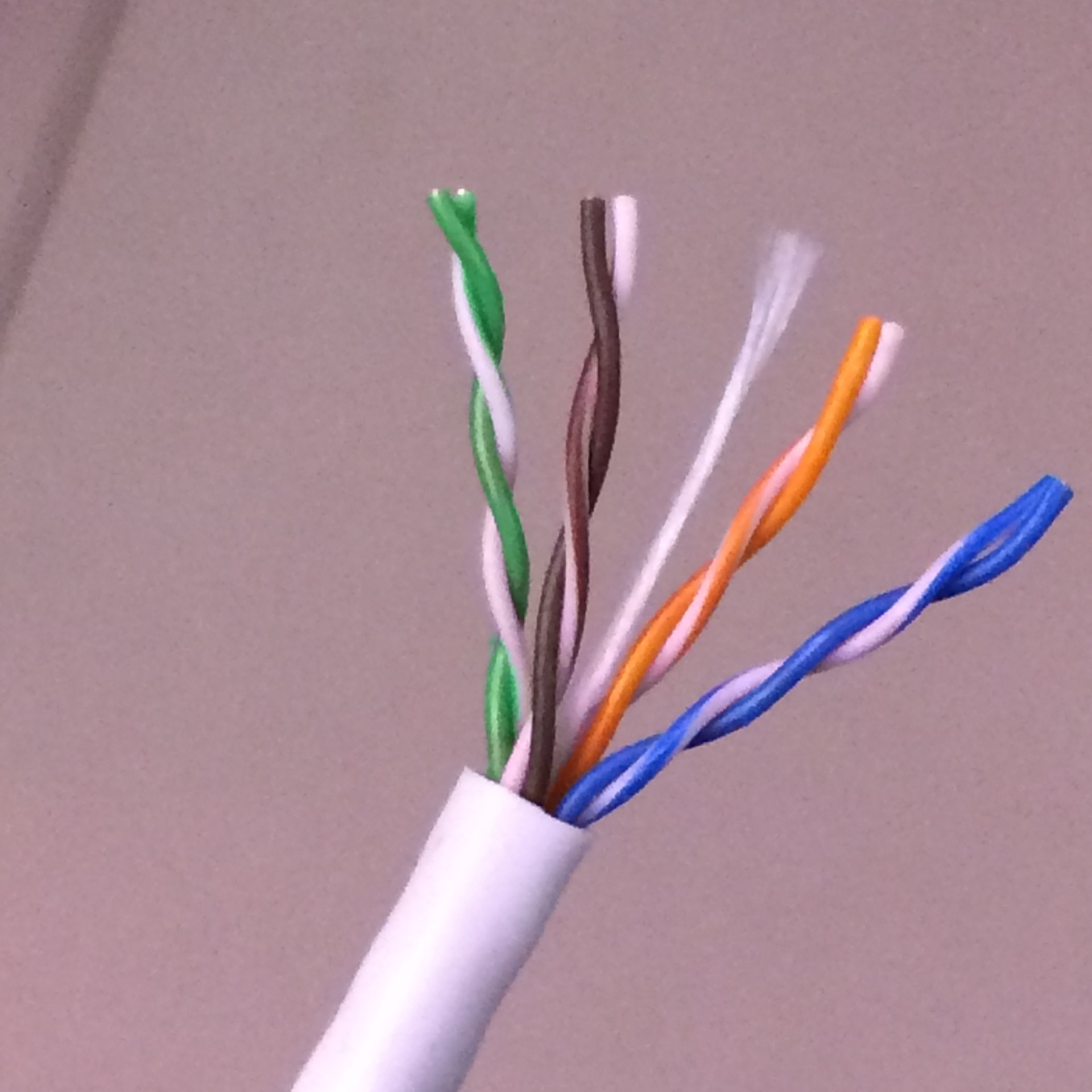 首页 电工器材 线缆 数据电缆 >室内超五类国标网线纯白装修数据电缆