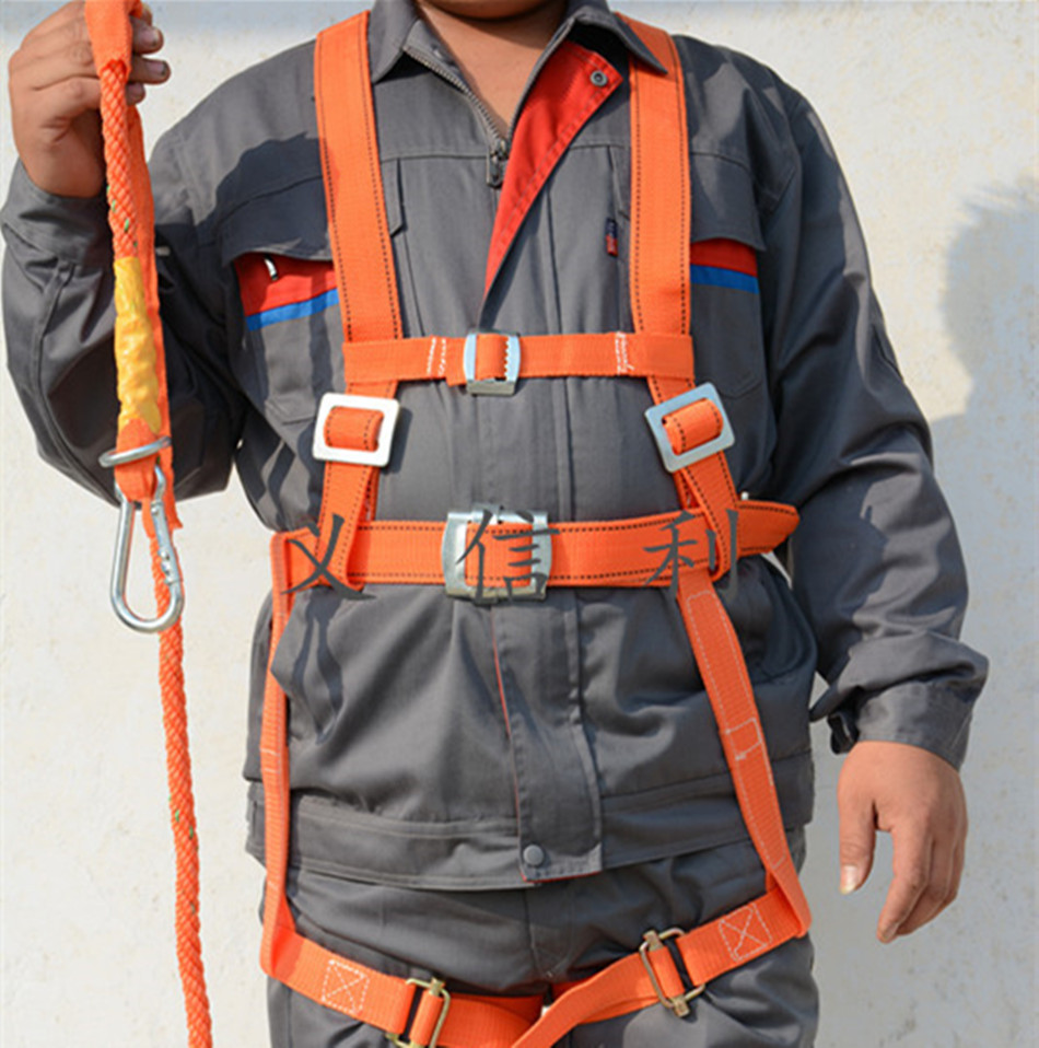 国标单小钩高空安全带正面佩戴图