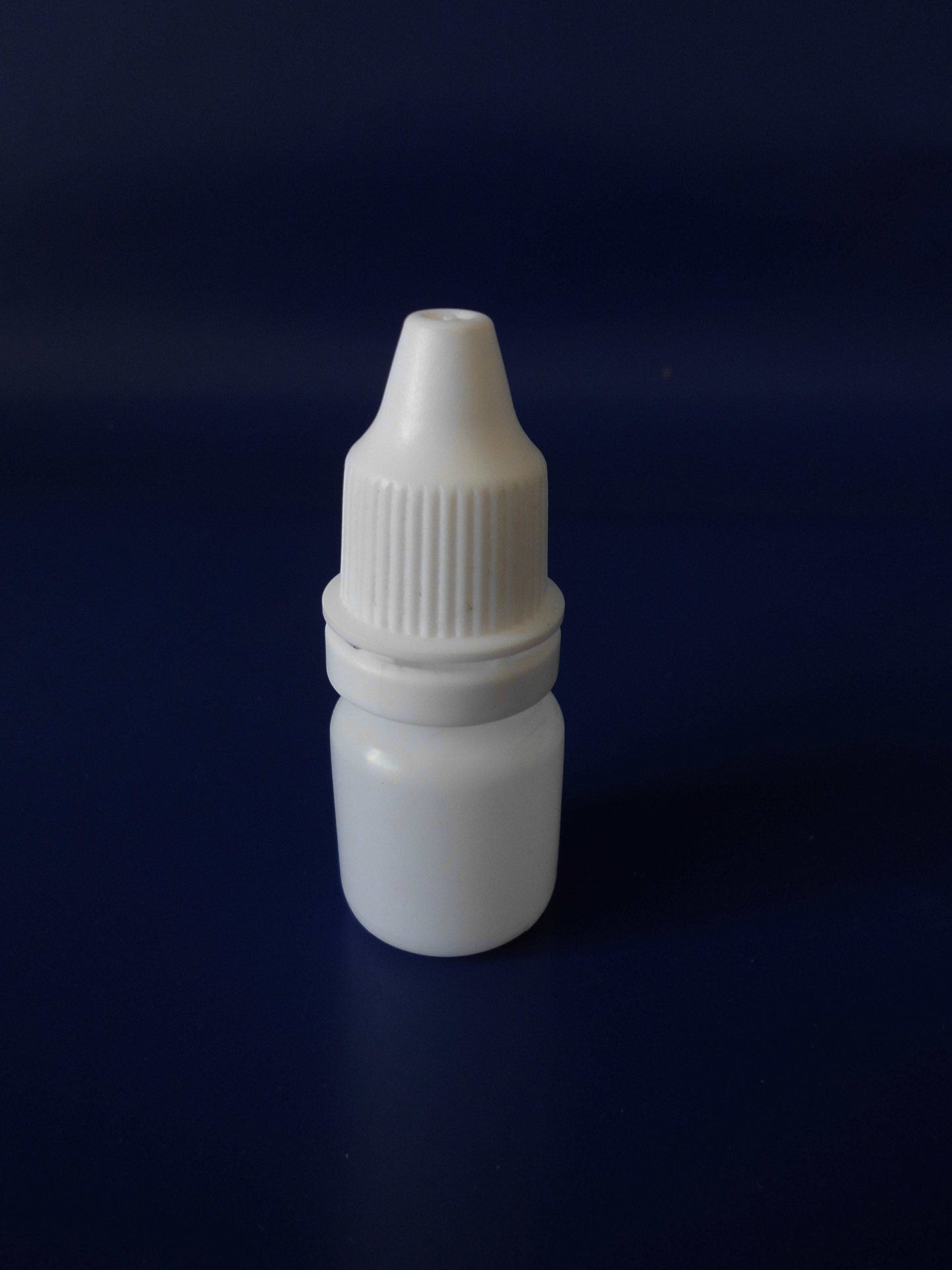 现货滴剂瓶3ml 批发乳白色眼药水瓶3ml 供应3ml小瓶子 烟油瓶3ml