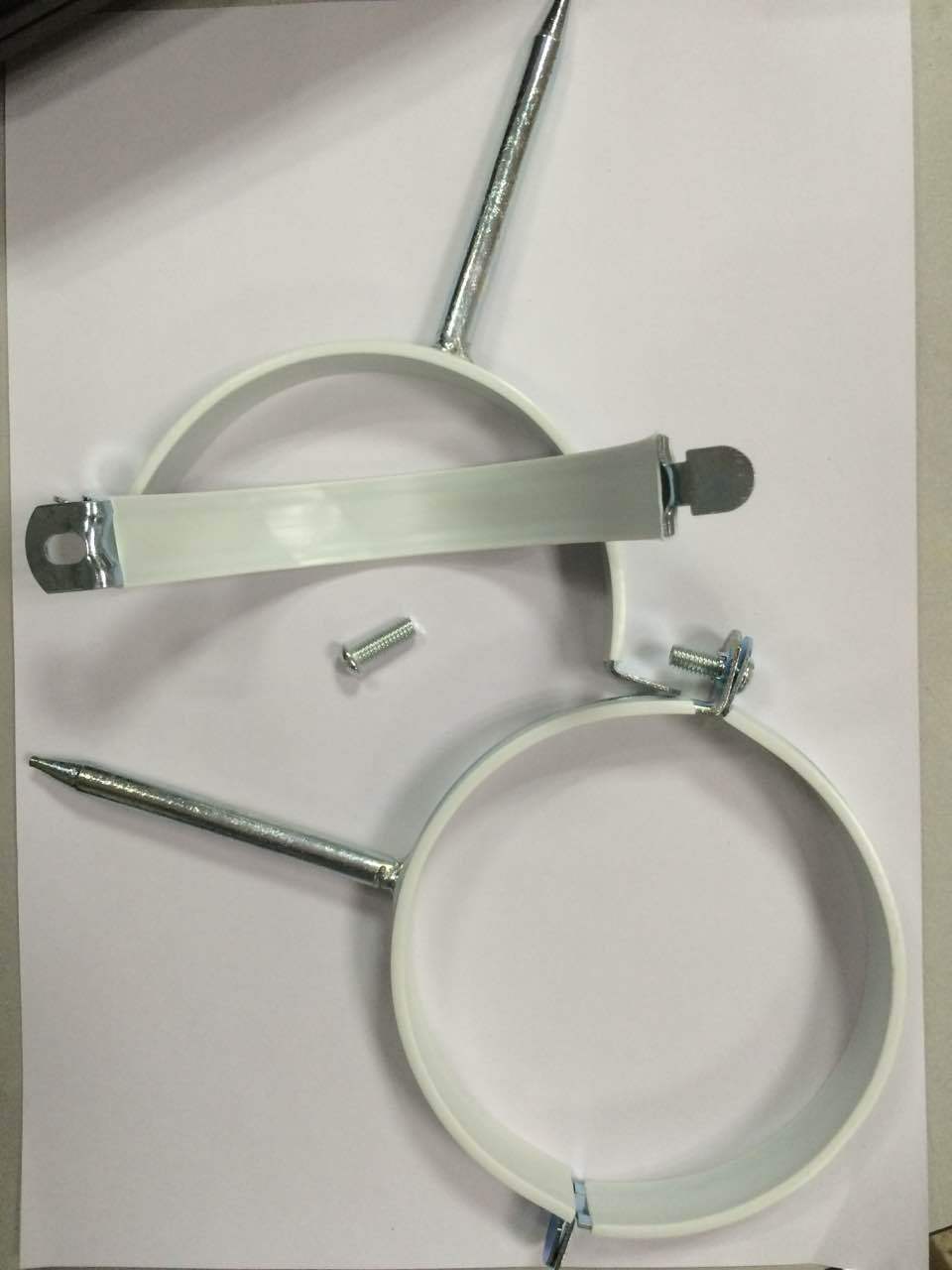 110新款单边扣镀锌铁管卡单价1.5元