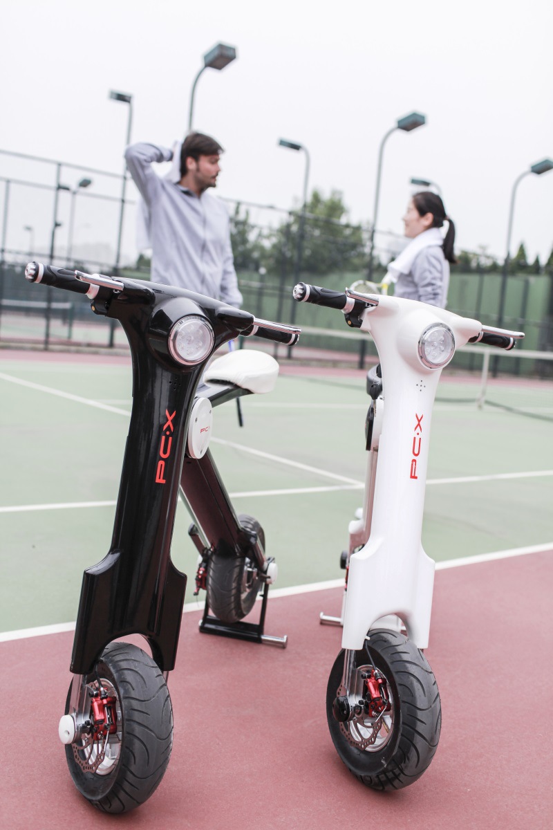 智能迷你 锂电池折叠电动平衡车 成人便携小型快速电动车-电动摩托车