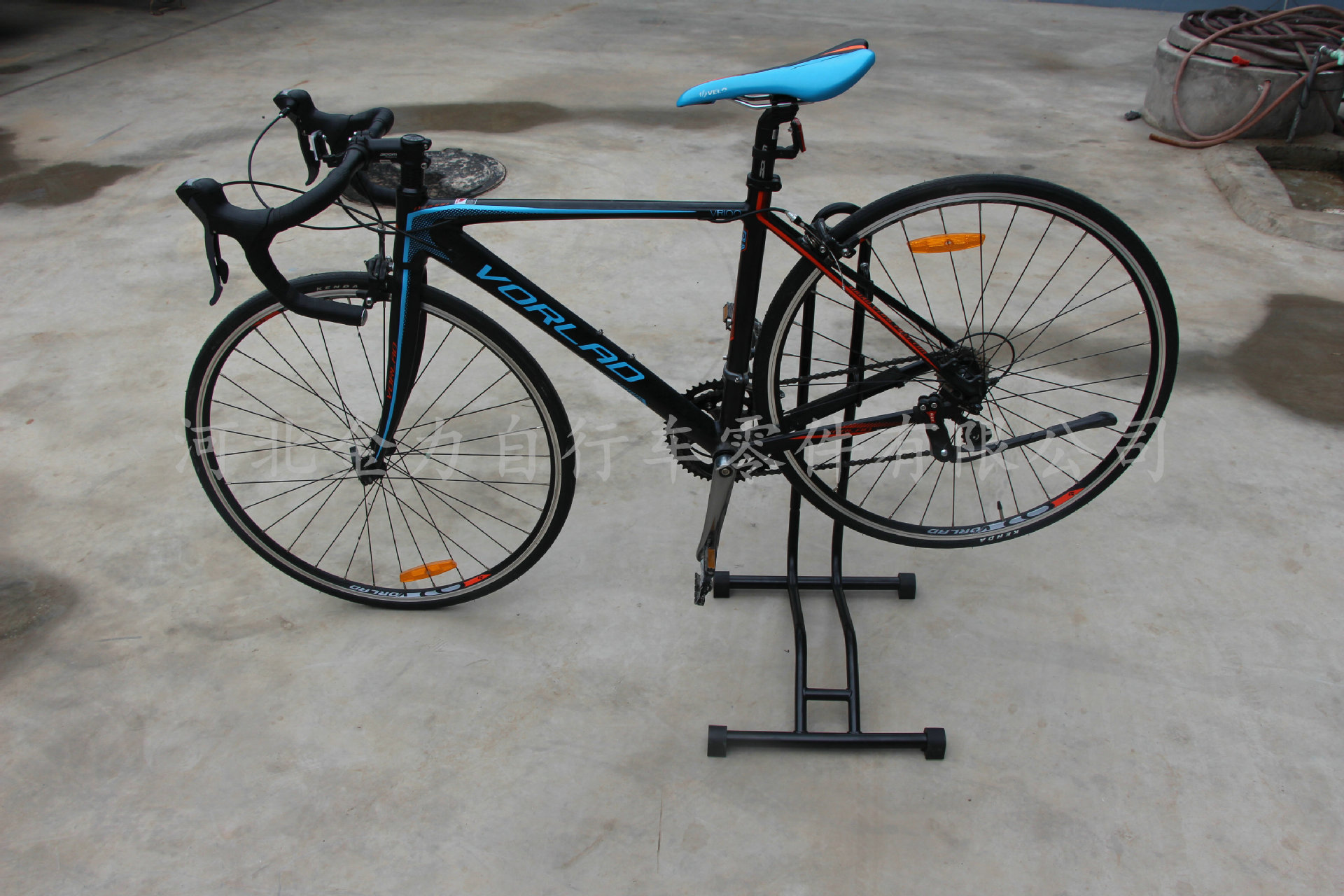 自行车山地车公路车插入型停车架带挂钩二合一通用款停车台