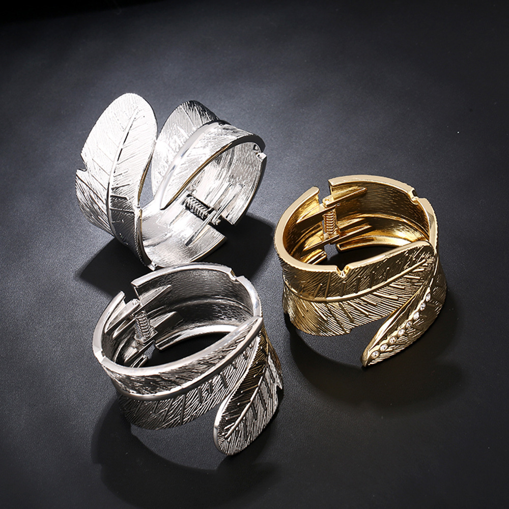 白铜与纯银饰品的区分与价格区分有哪些区别？_废铜回收_回收废铜_废铜