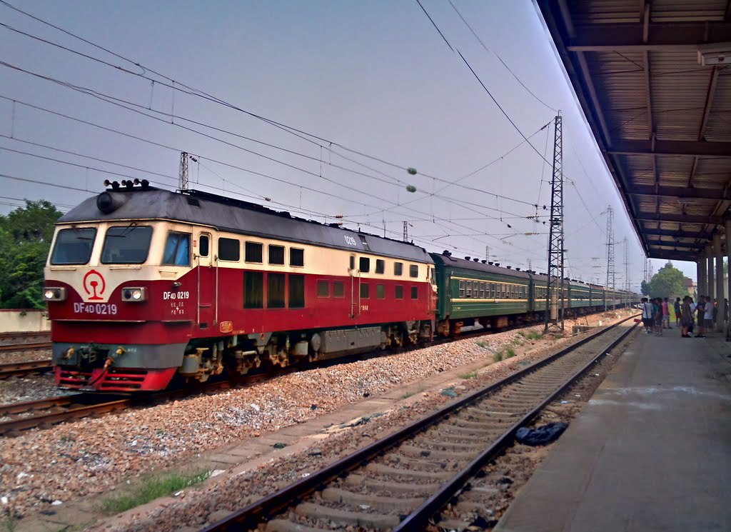 火车列车员的鸡腿销售学