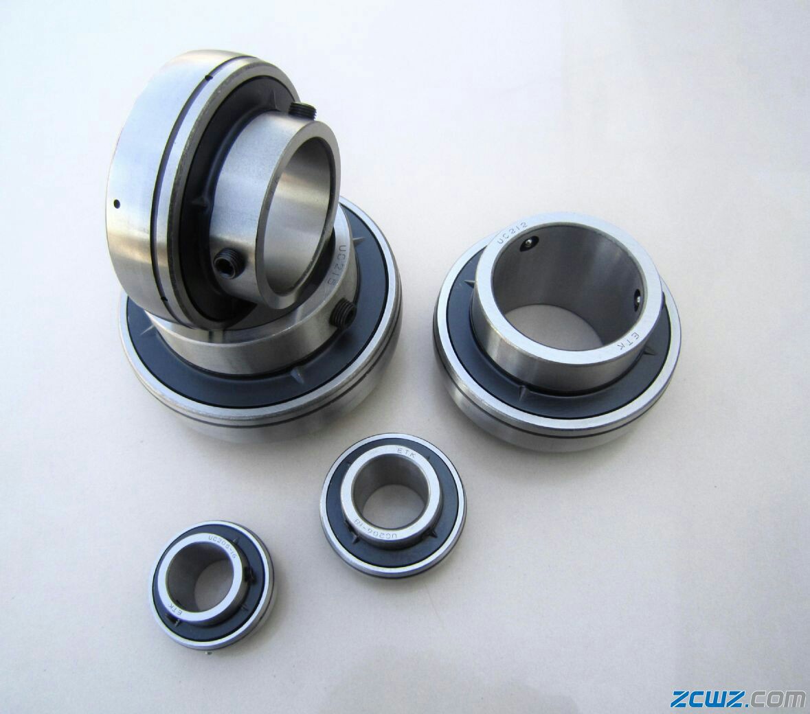 内锥孔外球面轴承配轴承座 和紧定套 ukfs316 h2316