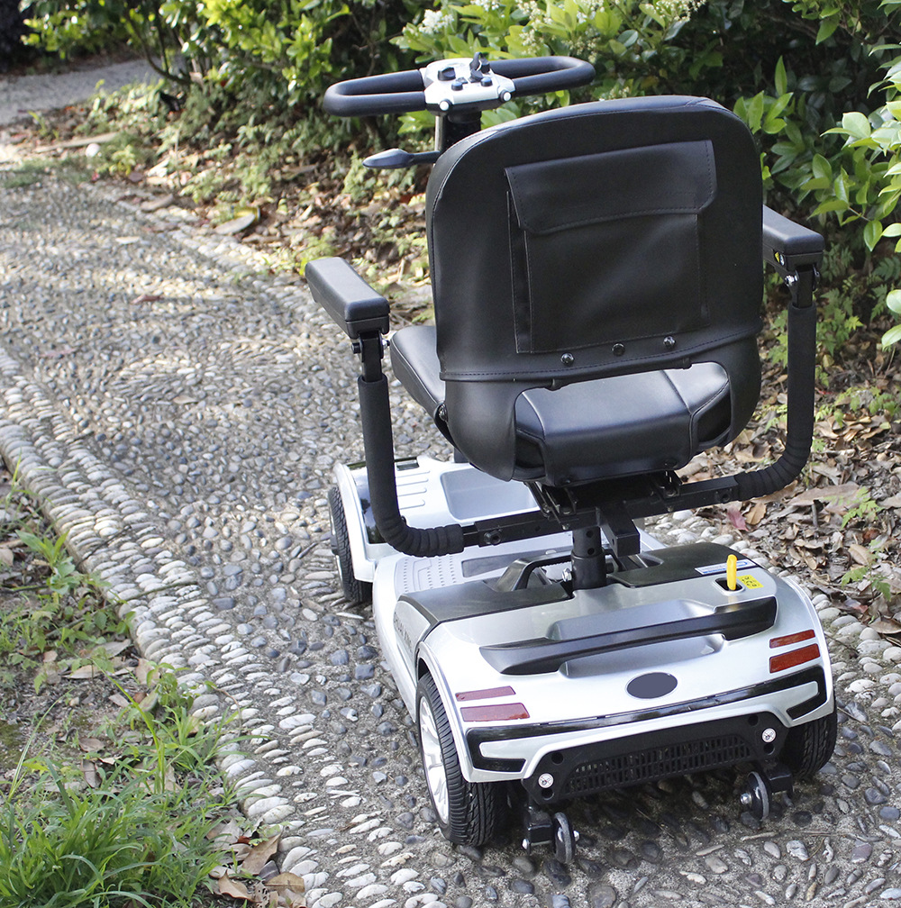 四轮电动车代步车残疾人助力车轮椅城市休闲new mobility scoot