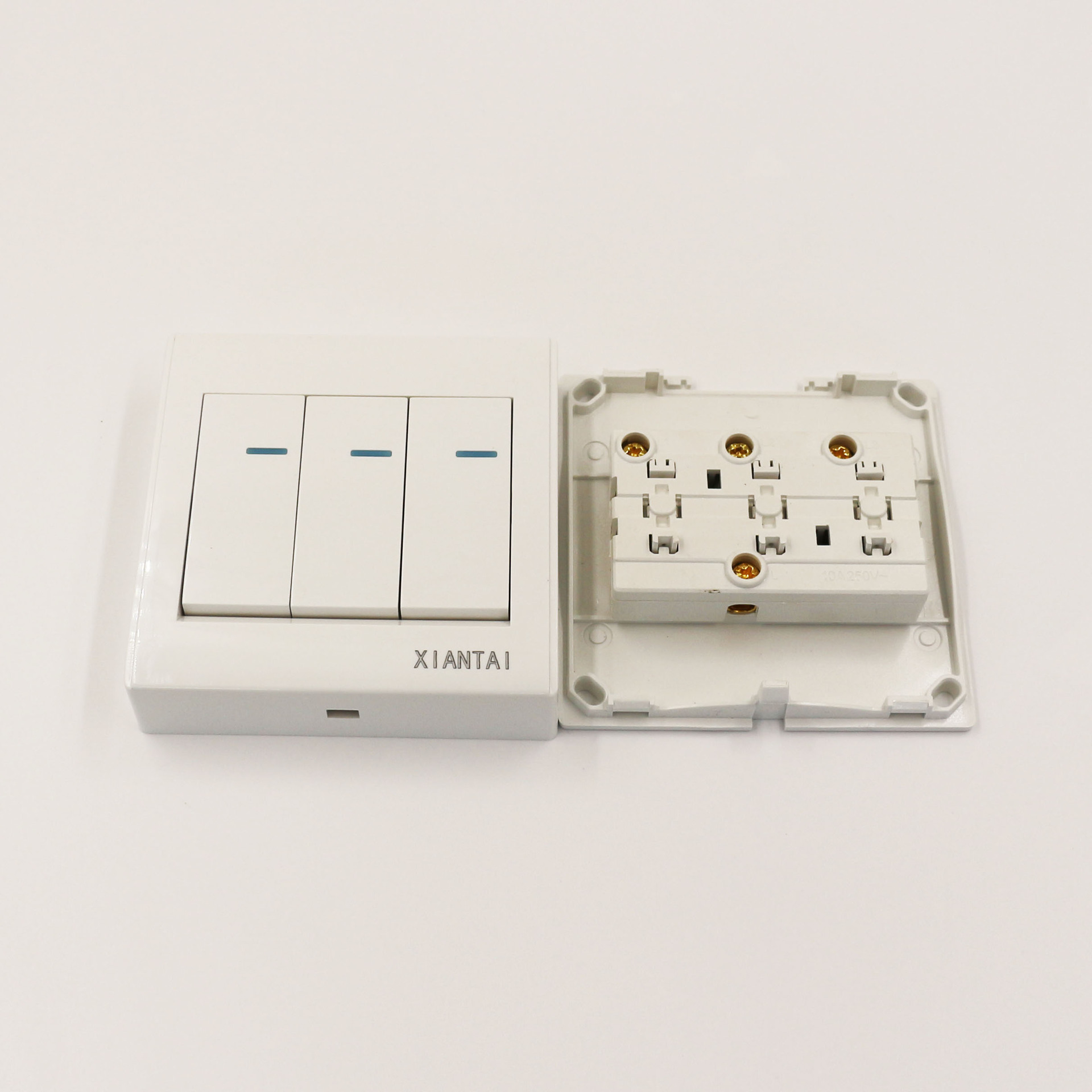 三开单控86明装开关家用墙壁开关三位三联家用开关