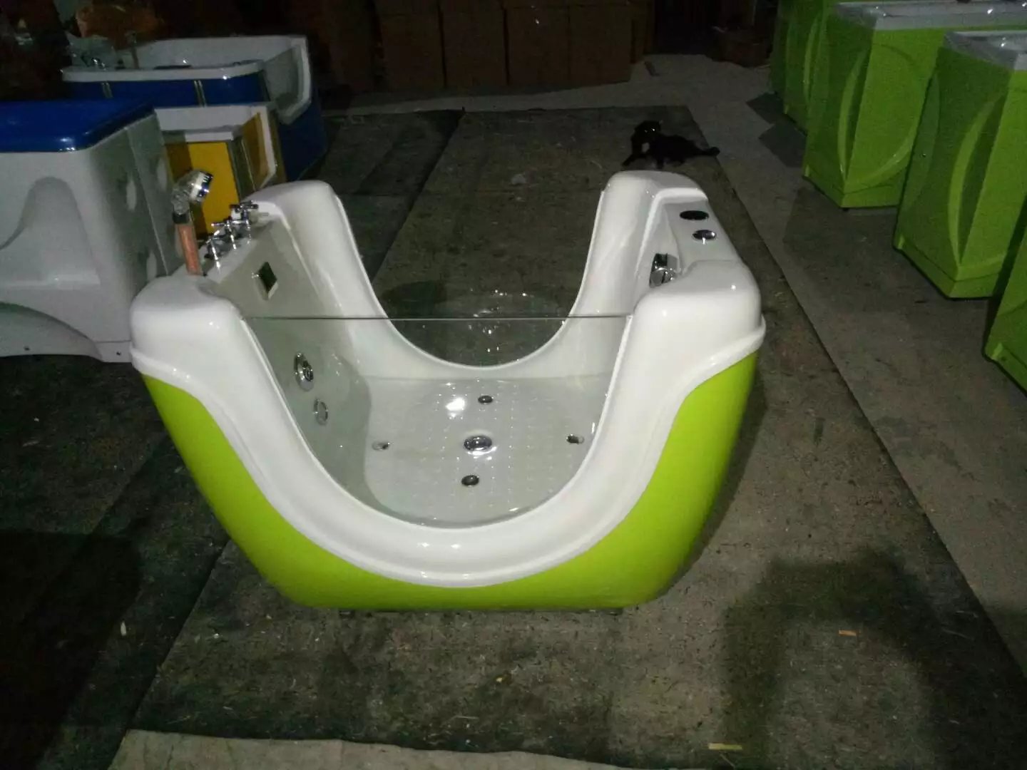 宠物spa浴缸宠物spa机金毛阿拉哈士奇spa浴缸可加牛奶浴缸