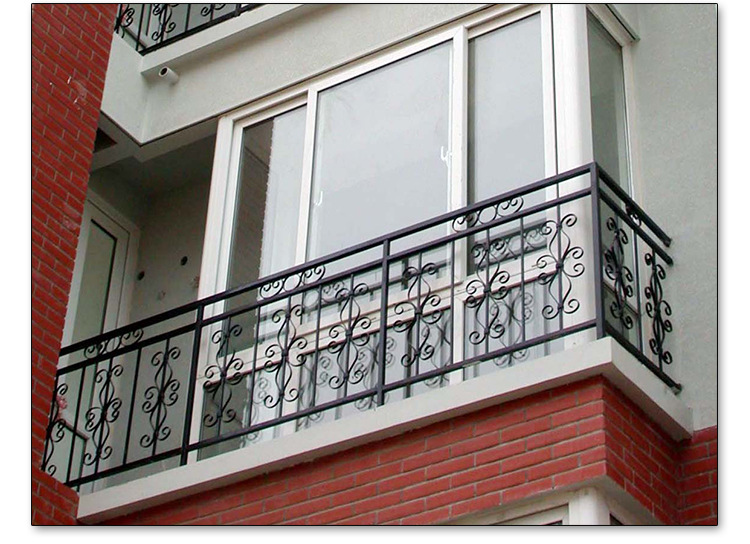 【厂家订制】供应小区阳台防护栏杆厂家批发安全锌钢护栏阳台栏杆