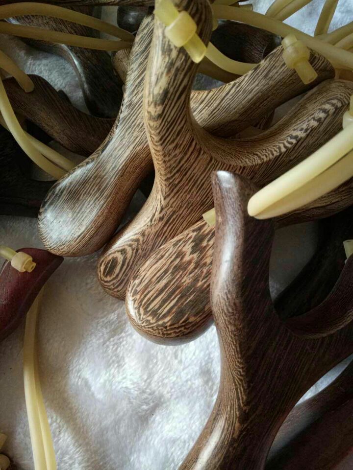 鸡翅木 弹弓 实木传统户外玩具 红花梨弹弓 旅游礼品 可加工定制