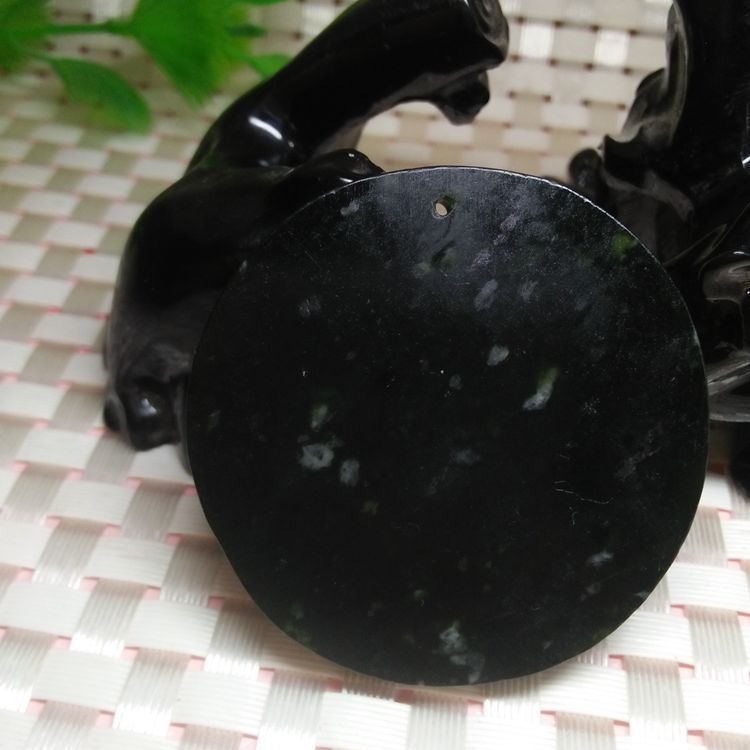 厂家直销天然正品a货功能玉药王石墨绿玉玉麒麟吊坠黑绿玉挂件