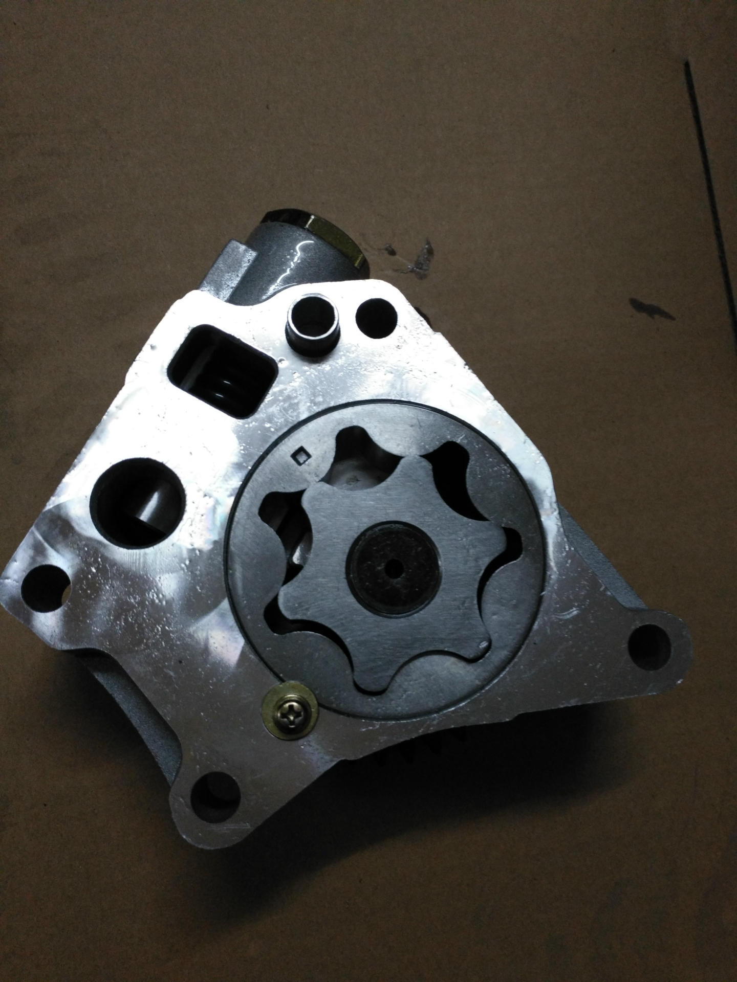 厂家直销大车机油泵 oem:320/04186