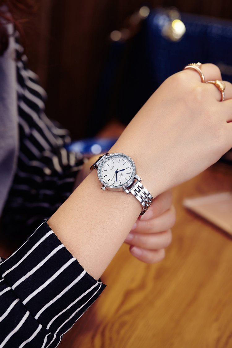 新款时尚韩国品牌手表 女款学生石英表钢带手链休闲百搭高档手表