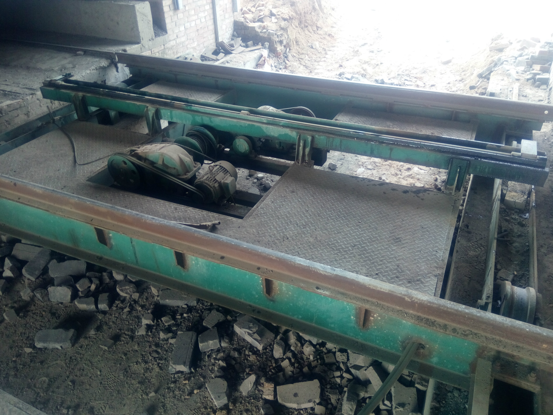 专业供应隧道窑砖厂运转机械设备用的液压顶车机