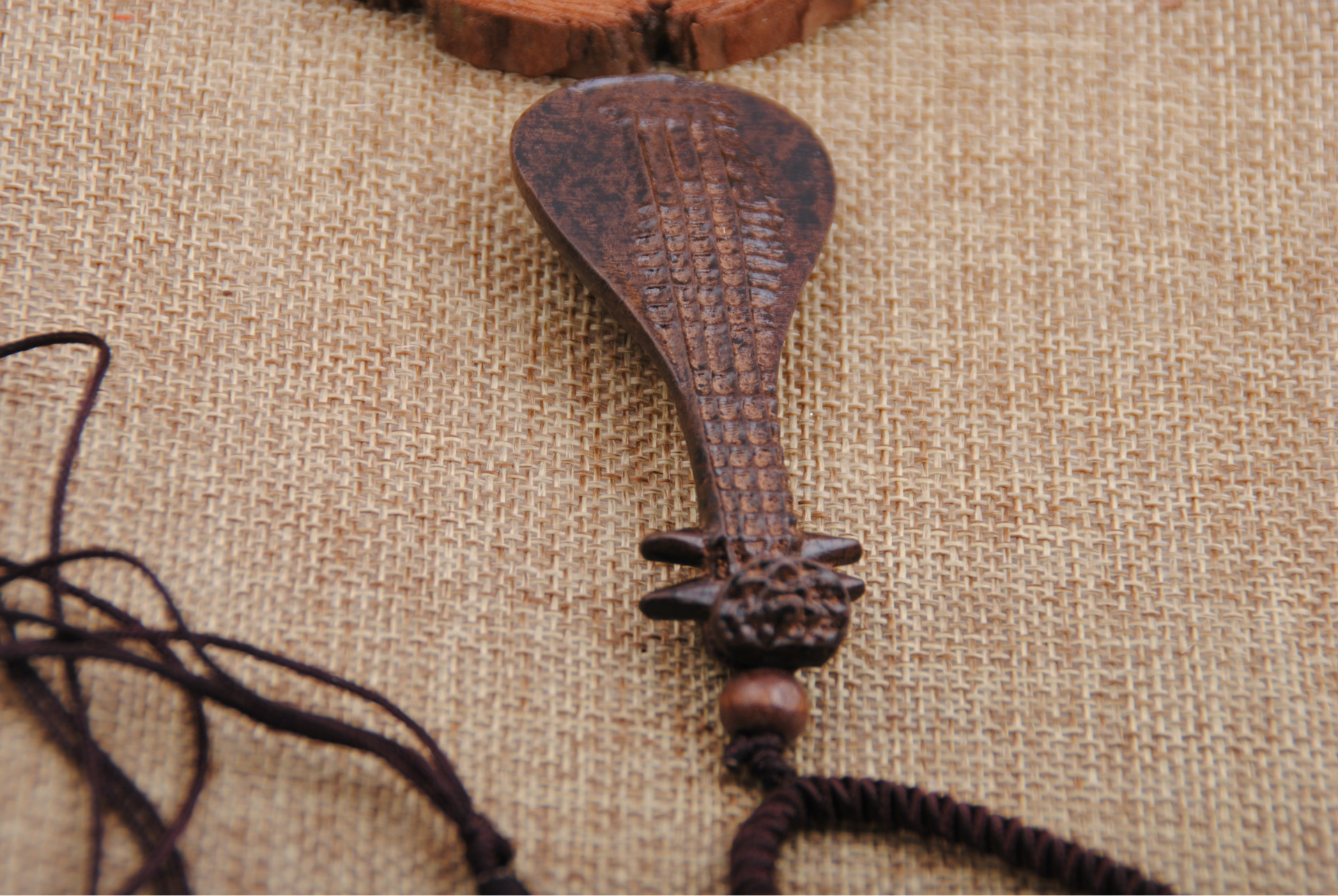 民族风木质项链 手工雕刻琴长款毛衣链吊坠