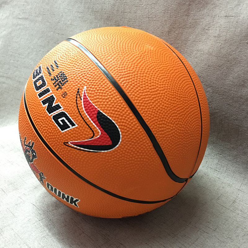 批发三鼎篮球儿童5号小学生室内外通用幼儿园玩具水泥地橡胶篮球