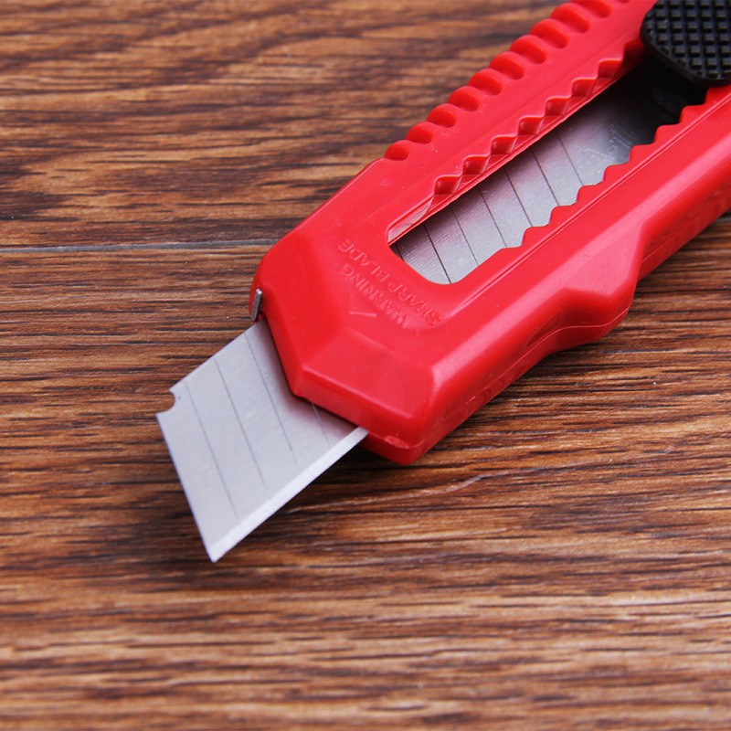 厂家直销美工刀手工裁纸刀墙纸刀批发外贸热销淘宝小刀零售