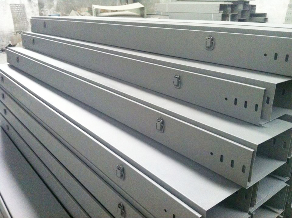 厂家直销 大量镀锌板桥架 槽式桥架 弯通