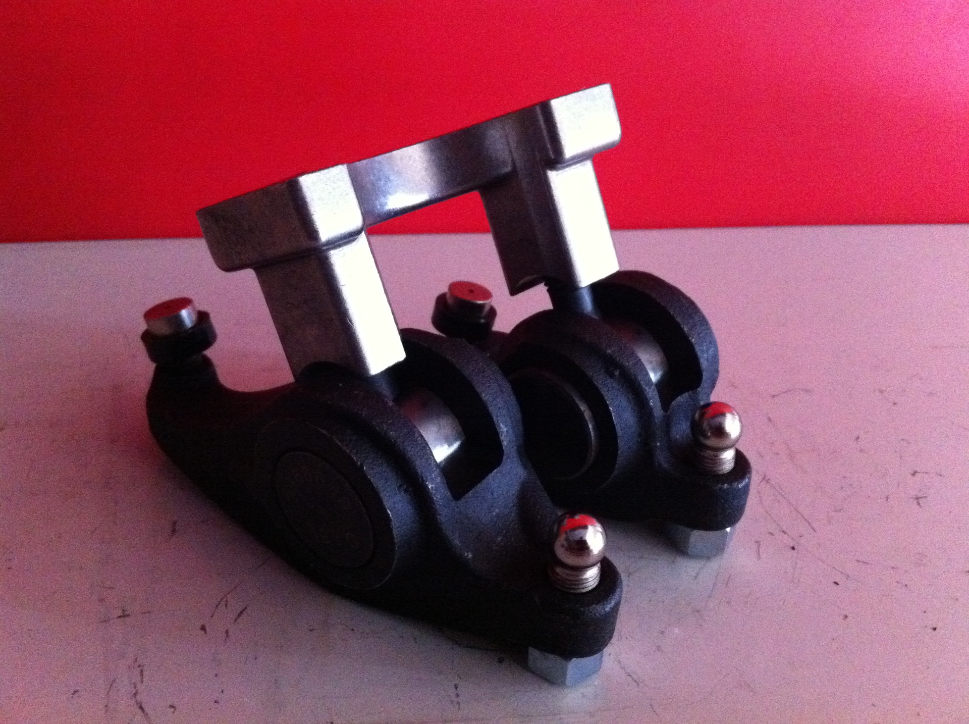 东风康明斯气门摇臂 c3943445 东风康明斯发动机配件