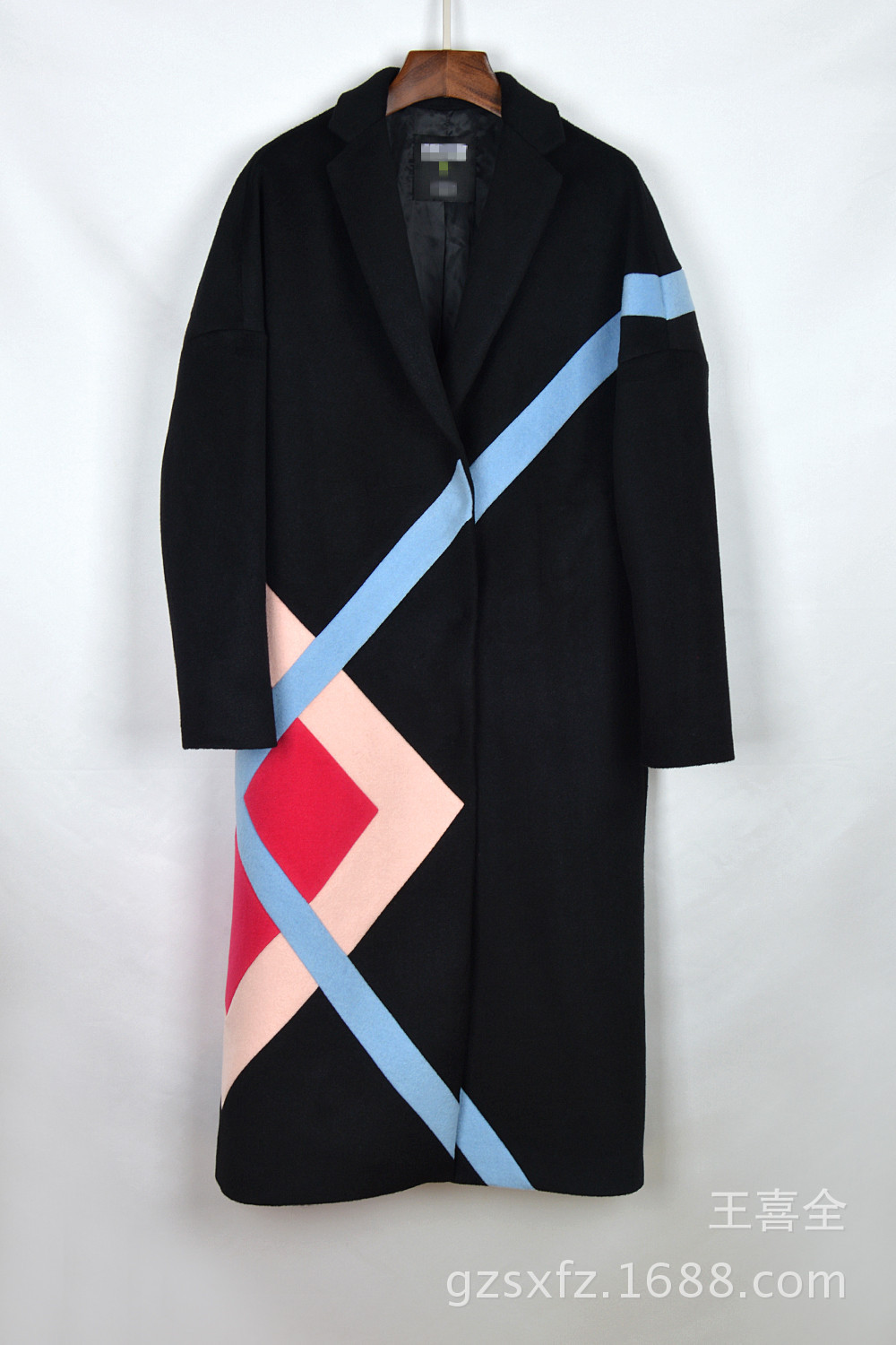 羊毛, 20% 锦纶   产品度量尺寸:   xs:衣长 113厘米 / 胸围 96厘米