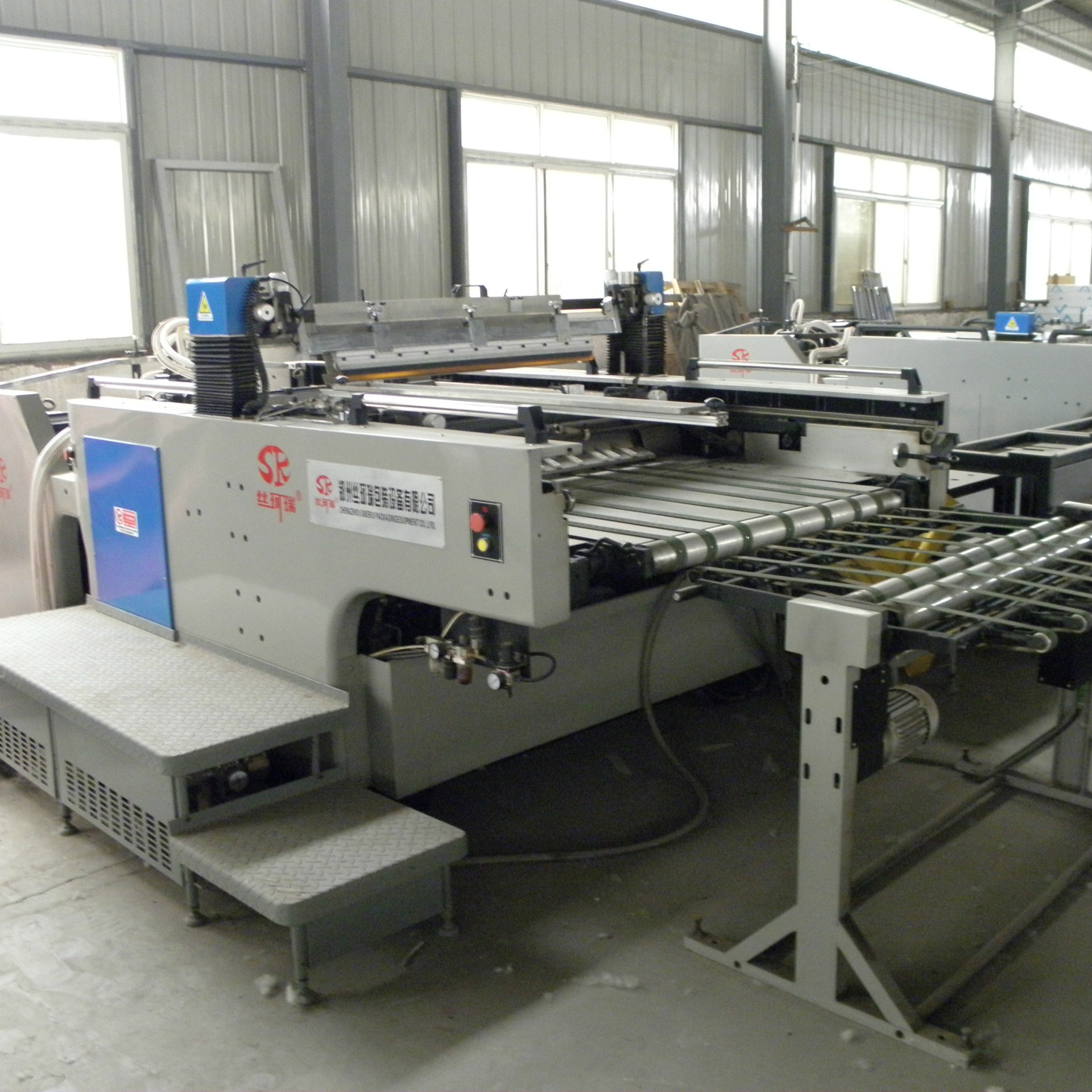 可uv局部上光的全自动平面丝印机 高速高精密全自动丝印机