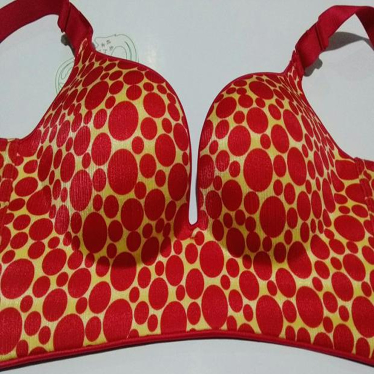 秋季新品拉丝无钢圈光面印圆点小胸厚杯聚拢丰胸内衣按摩无痕文胸