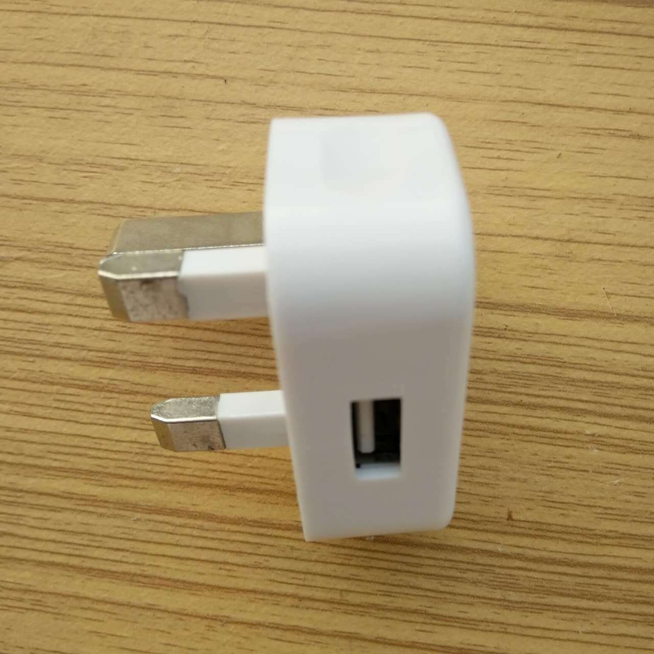 【厂家直销】专业生产英规三插充电器usb5.2v1a手机充电器