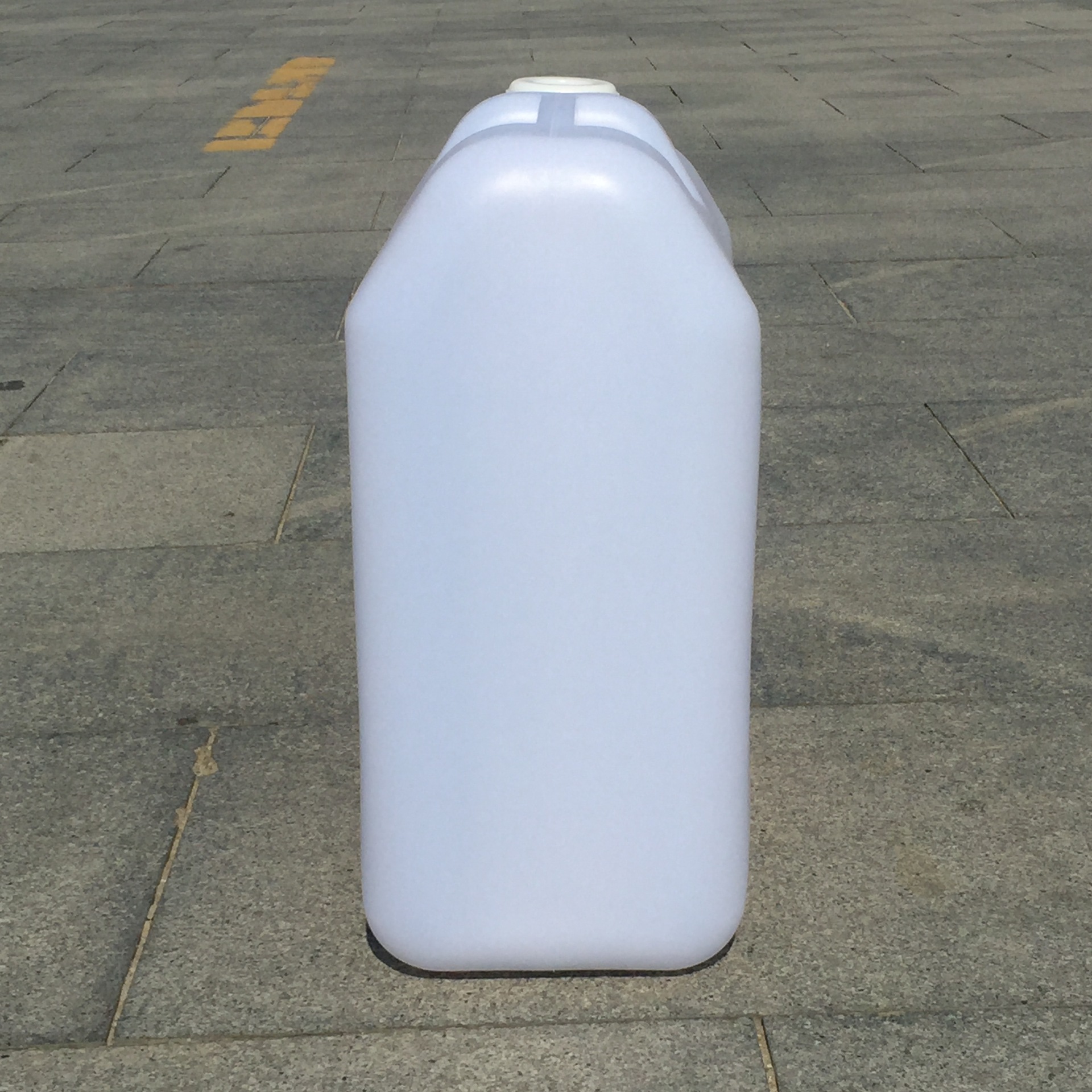 厂家批发 20l白色优质pe塑料油壶