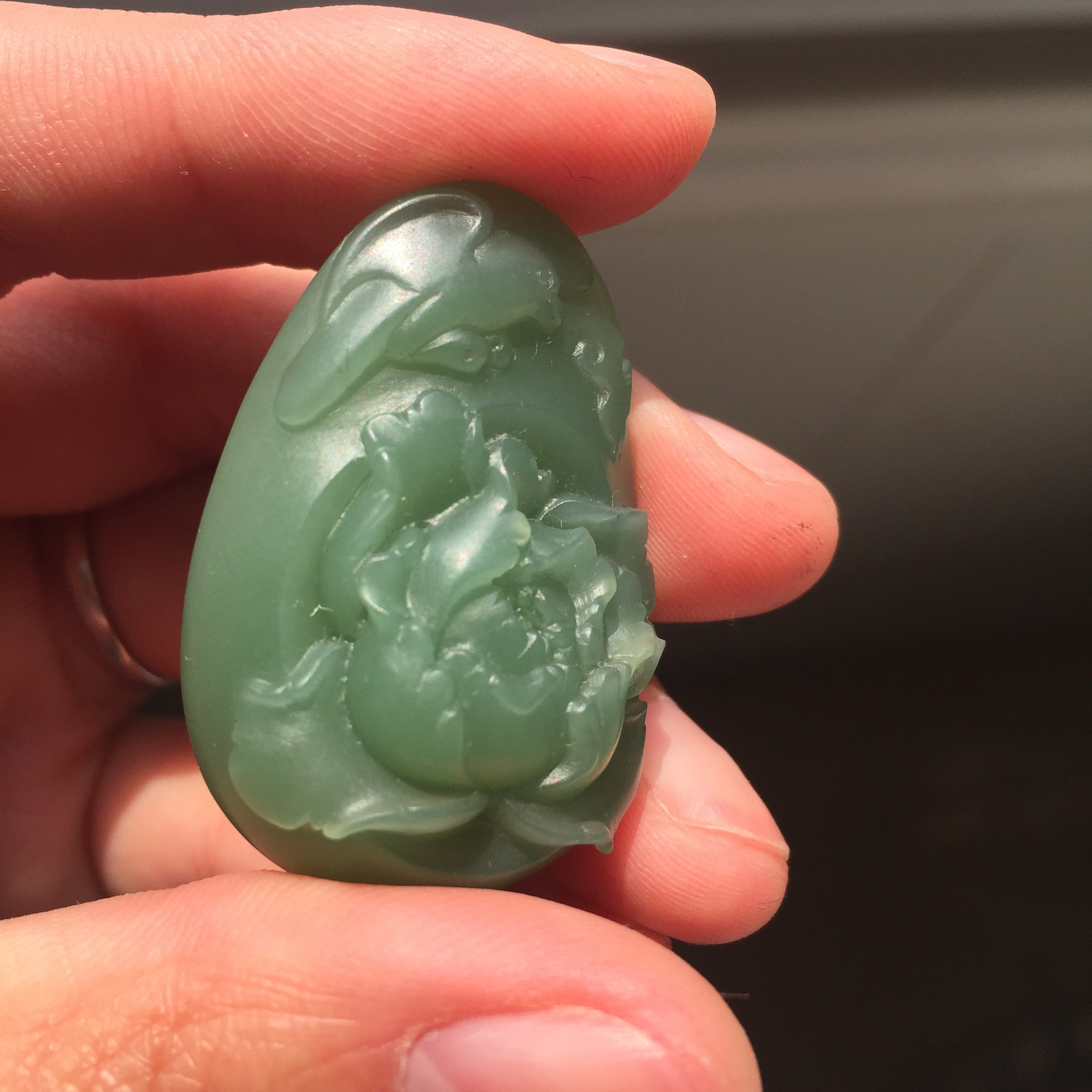 新疆和田玉碧玉 粉青吊坠 俄罗斯老坑料 苏州工艺 鉴定证书