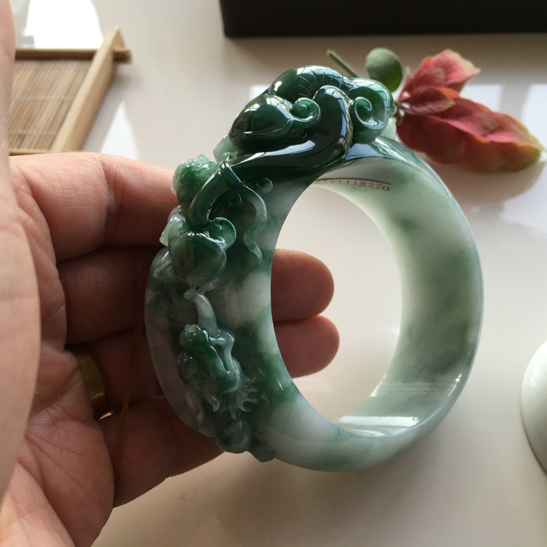 【旺客隆珠宝】雕花手镯 大师精雕细琢 雕工堪称一流的收藏品a货
